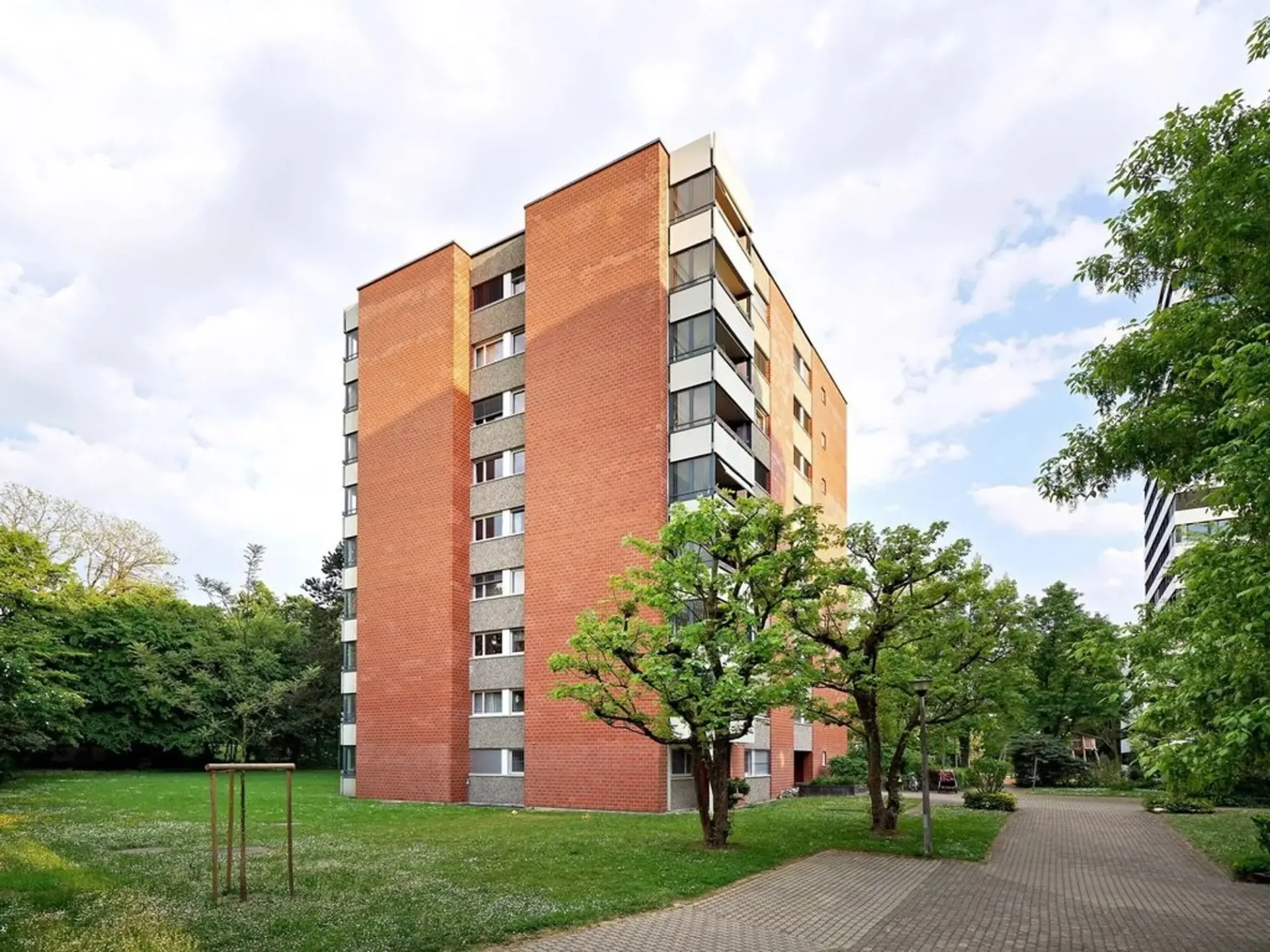 IDEAL SINGLE APARTMENT IN HIRZBRUNNEN QUARTIER
