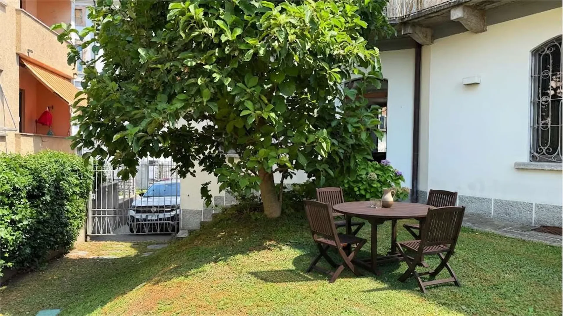 Zauberhaftes Apartment mit 2,5 Zimmern, Garten und Parkplatz