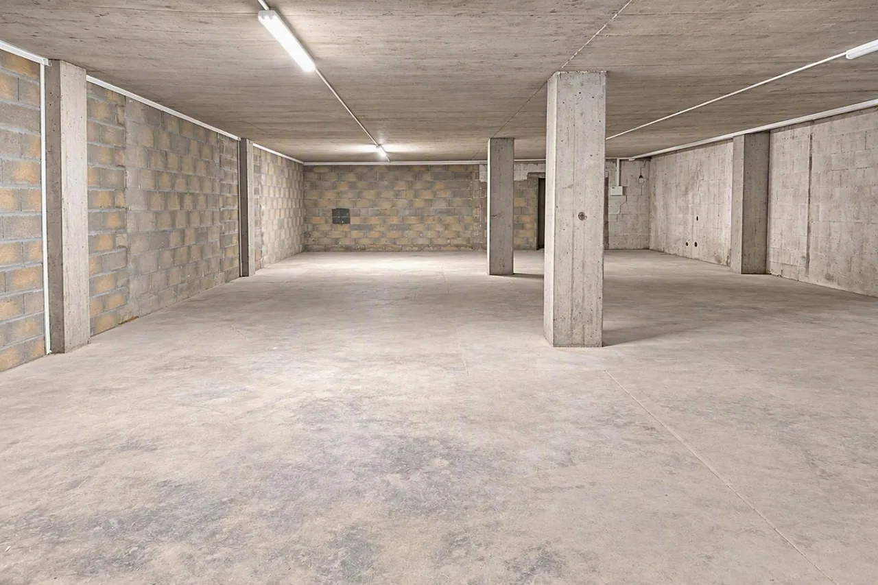 Flexible lease - 143m2 deposit - Loading and unloading platform