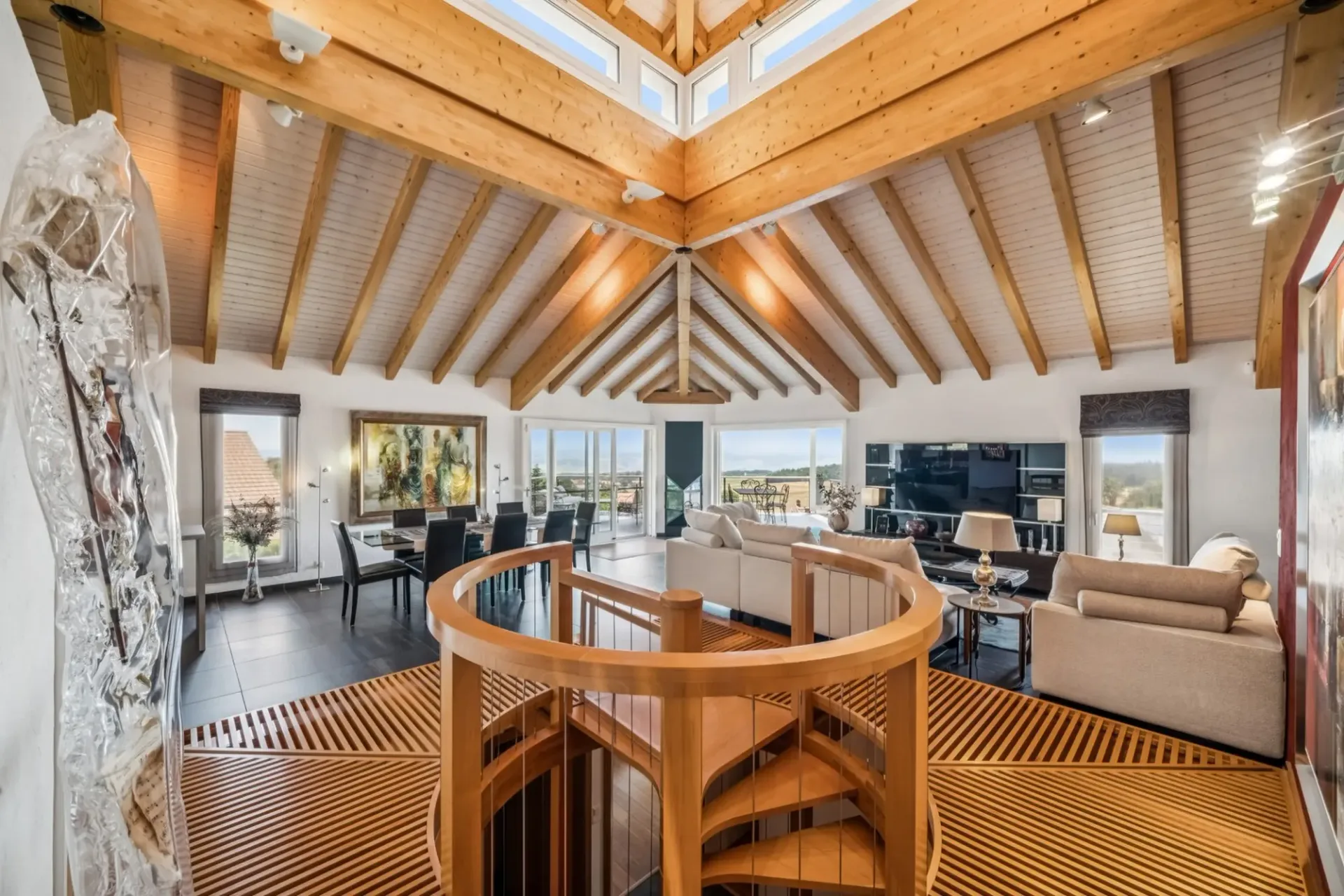 Villa d'architecte contemporaine, volumes spectaculaires, au pied du S