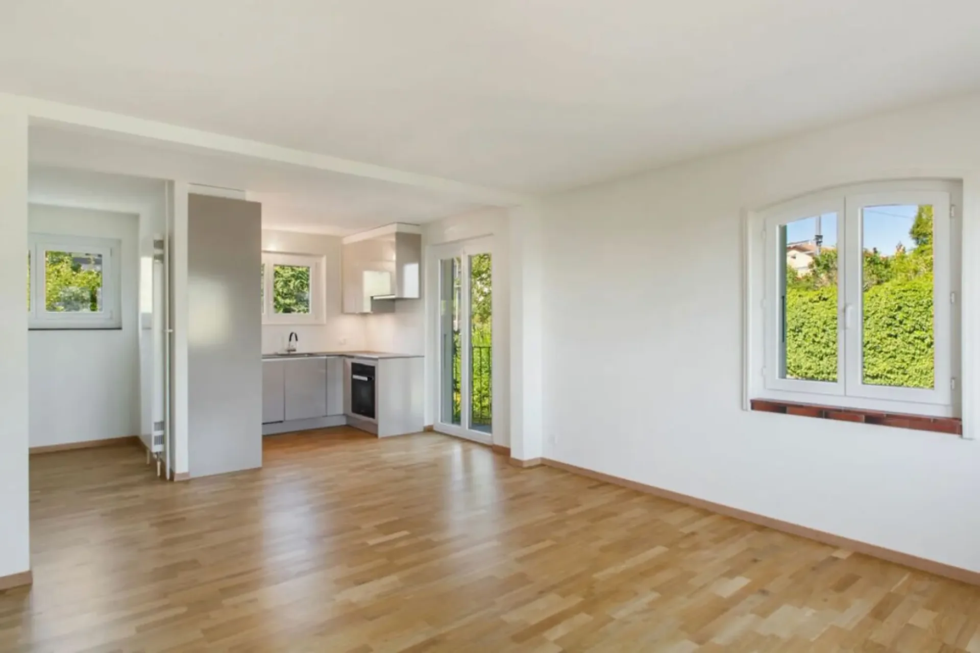 Corcelles, schönes 3.5-Zimmer-Apartment mit Balkon und Parkplatz