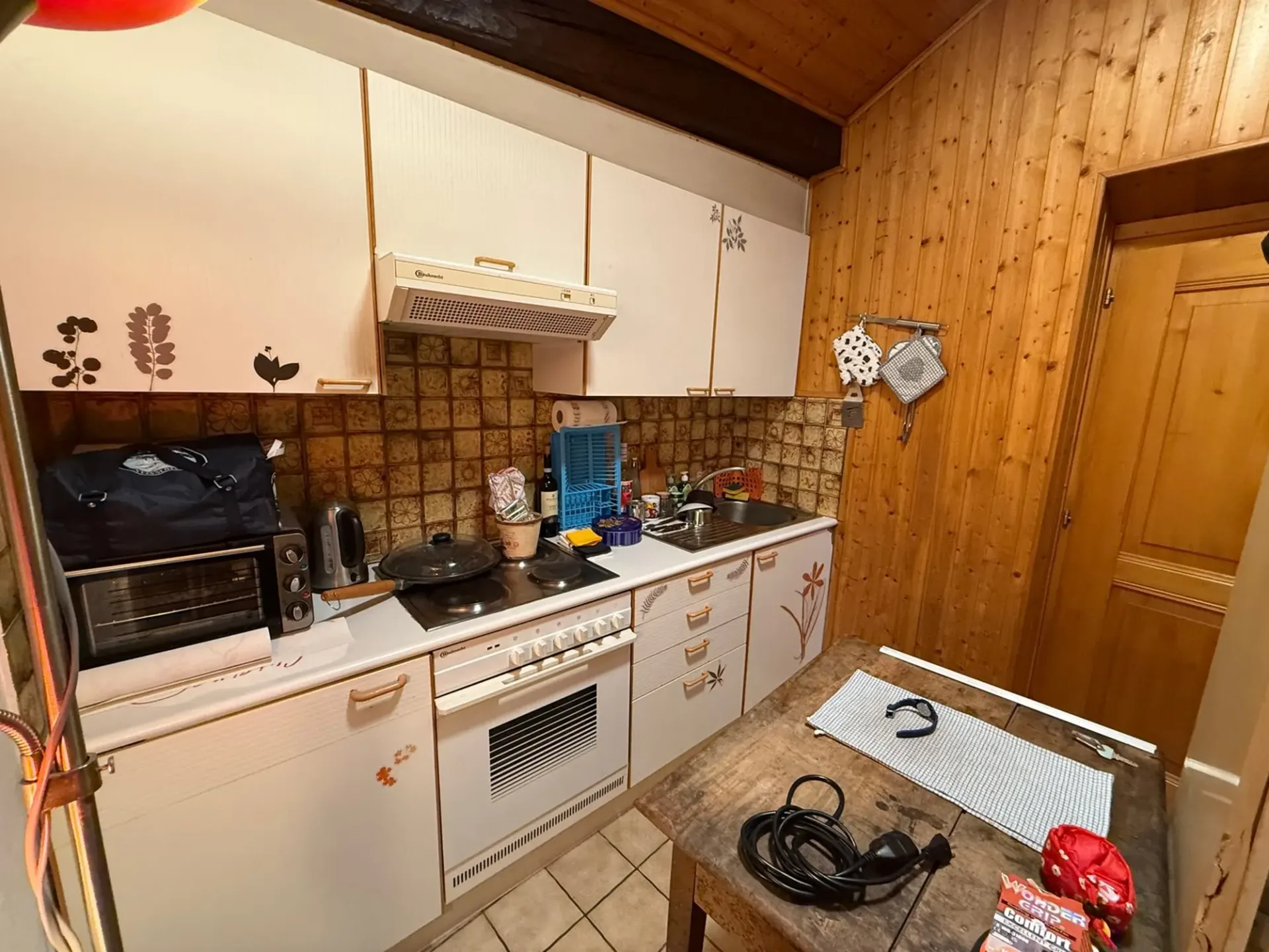 Schönes Teilweise möbliertes Studio