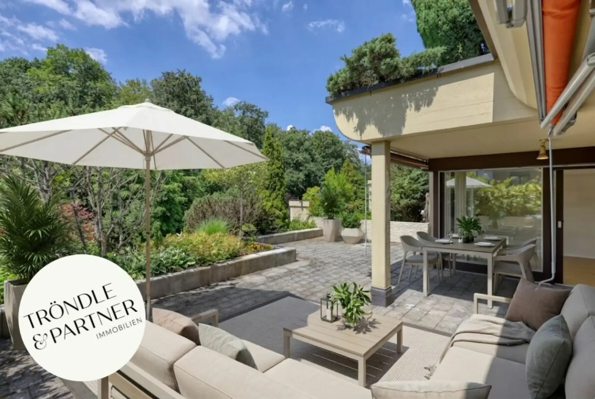 Maison de terrasse de 4,5 pièces dans un environnement verdoyant avec potentiel de rénovation