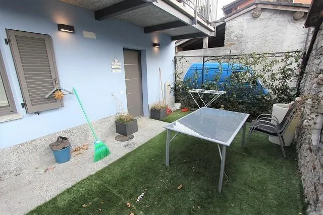 moderne 2 1/2-Zimmer-Gartenwohnung / appartamento di 2 1/2 locali n...