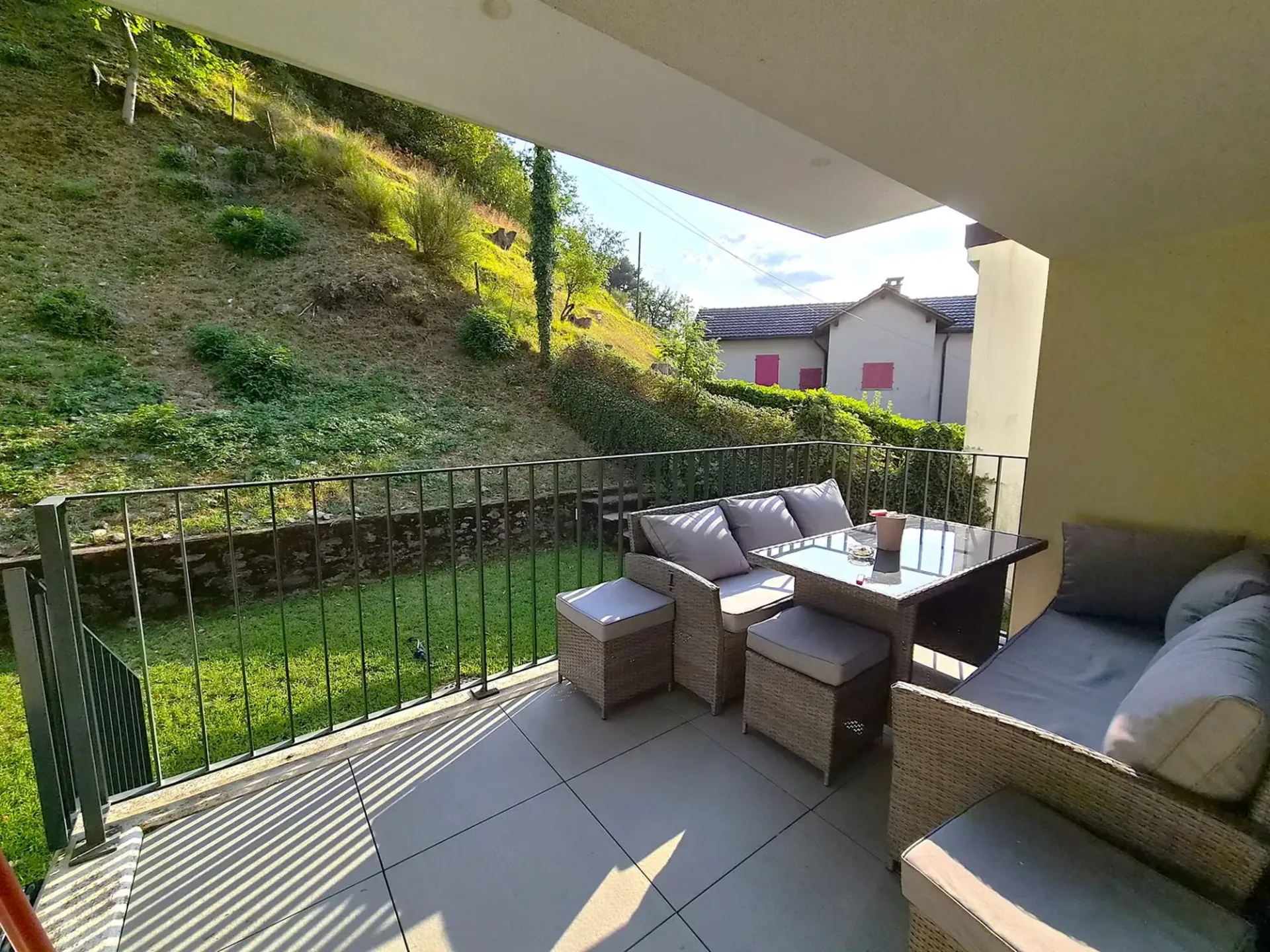 Spazioso appartamento 4,5 loc. con giardino privato