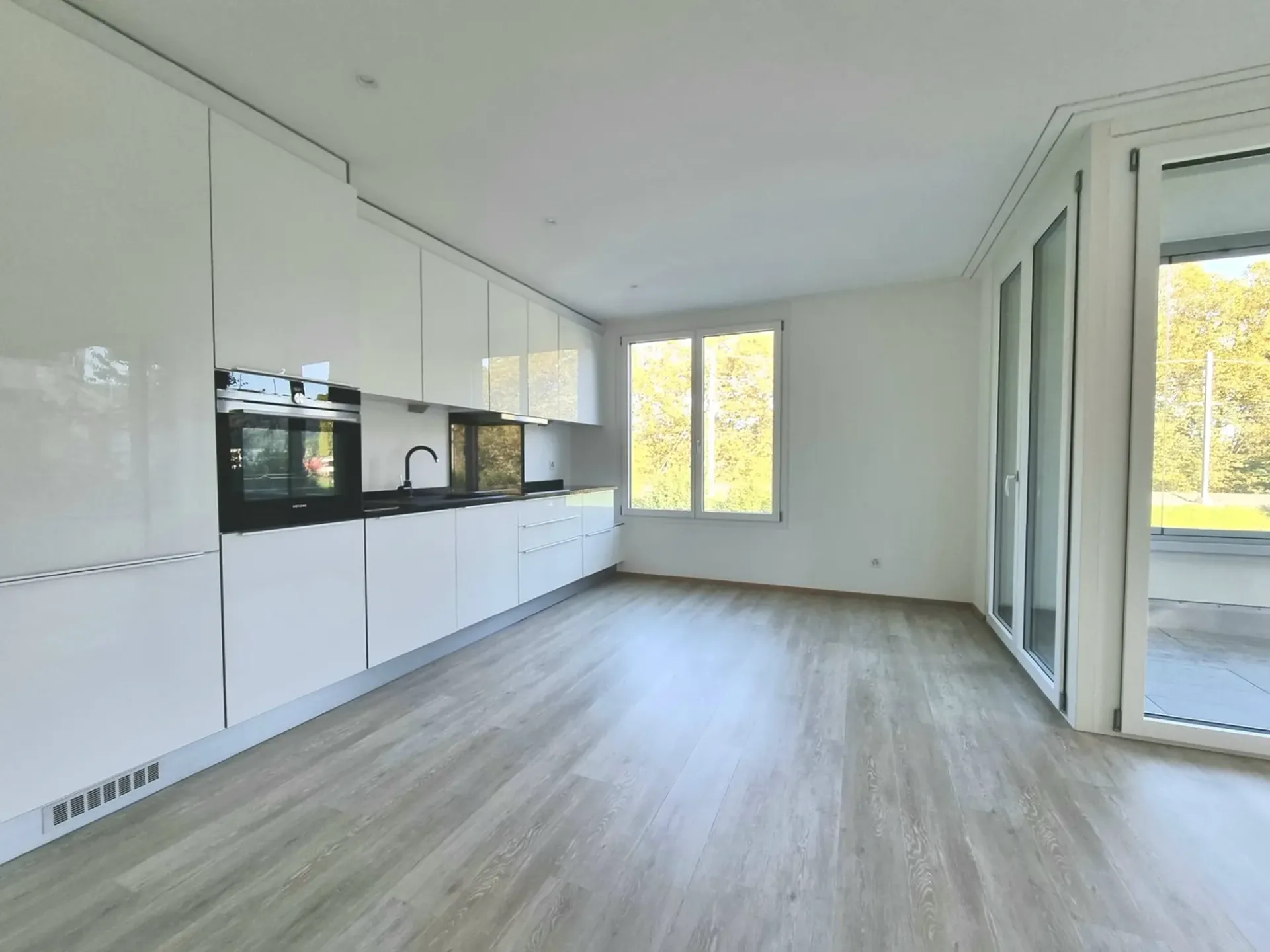 lichtdurchflutete 2.5 Zimmerwohnung zu vermieten