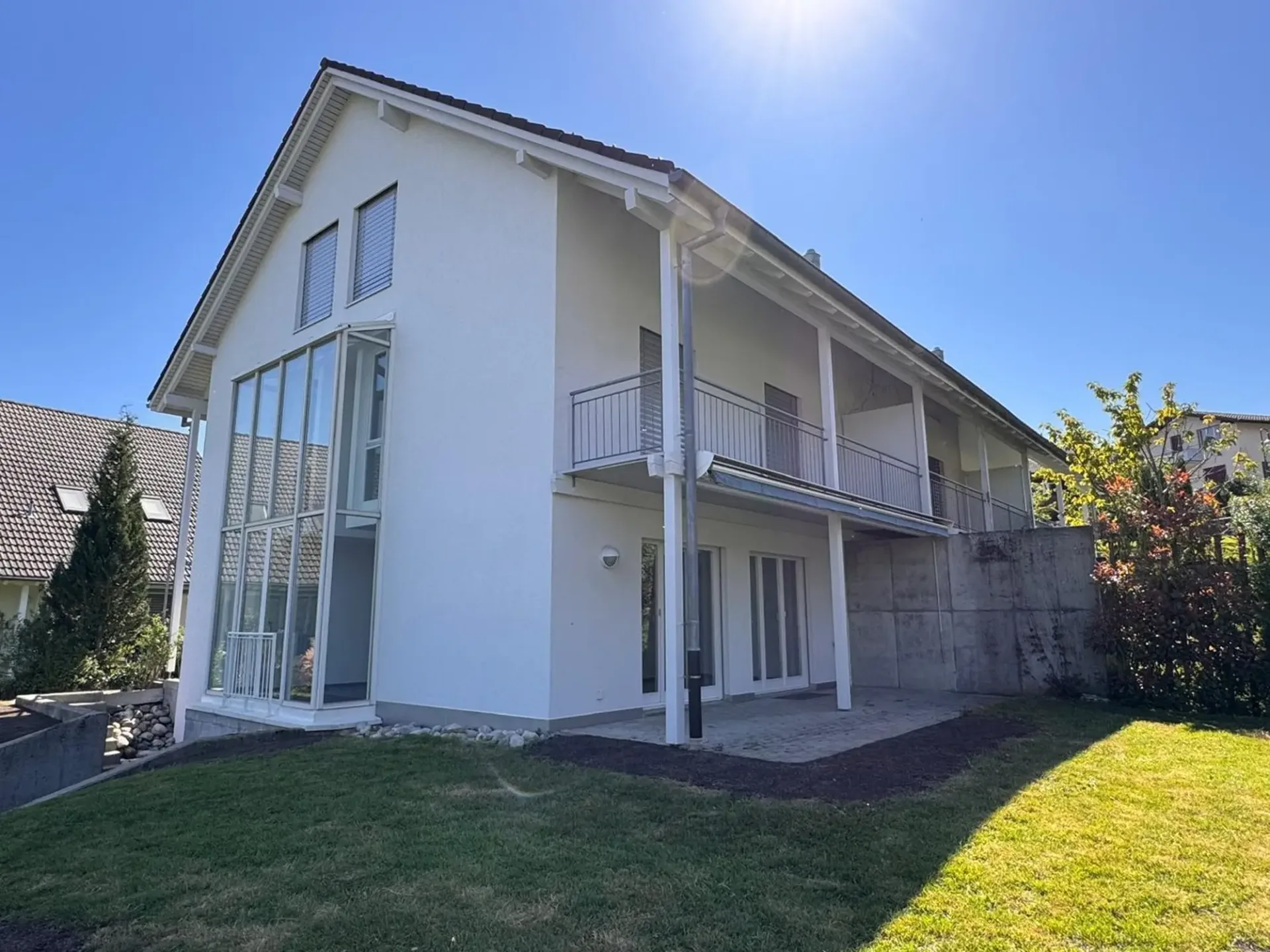 Neu saniertes 6.5-Zimmer-Einfamilienhaus mit Studiowohnung