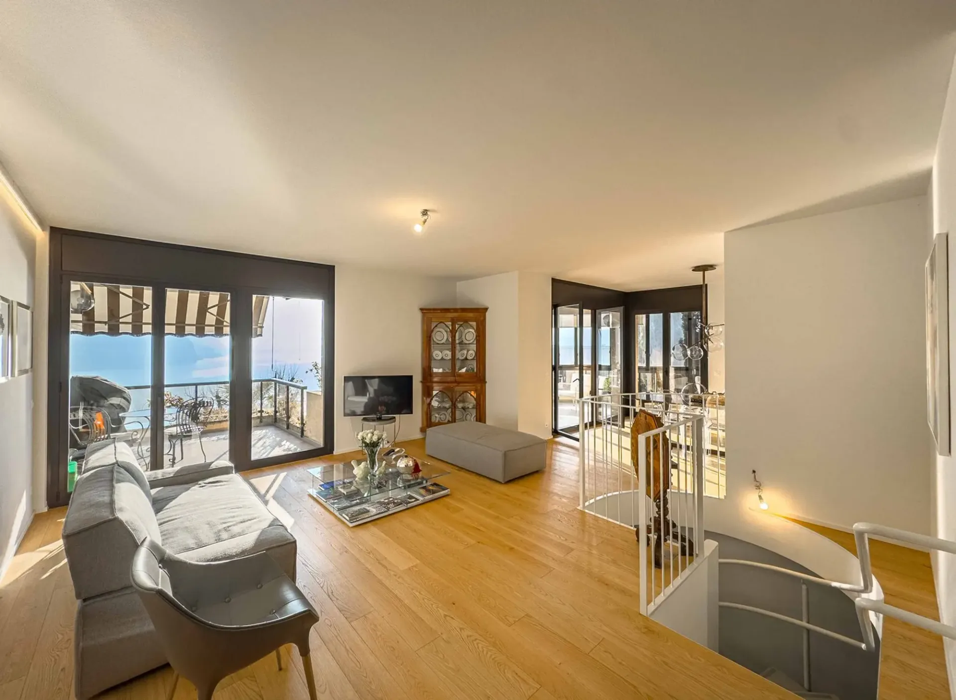 5,5 Lokale Duplex mit Seeblick in Castagnola