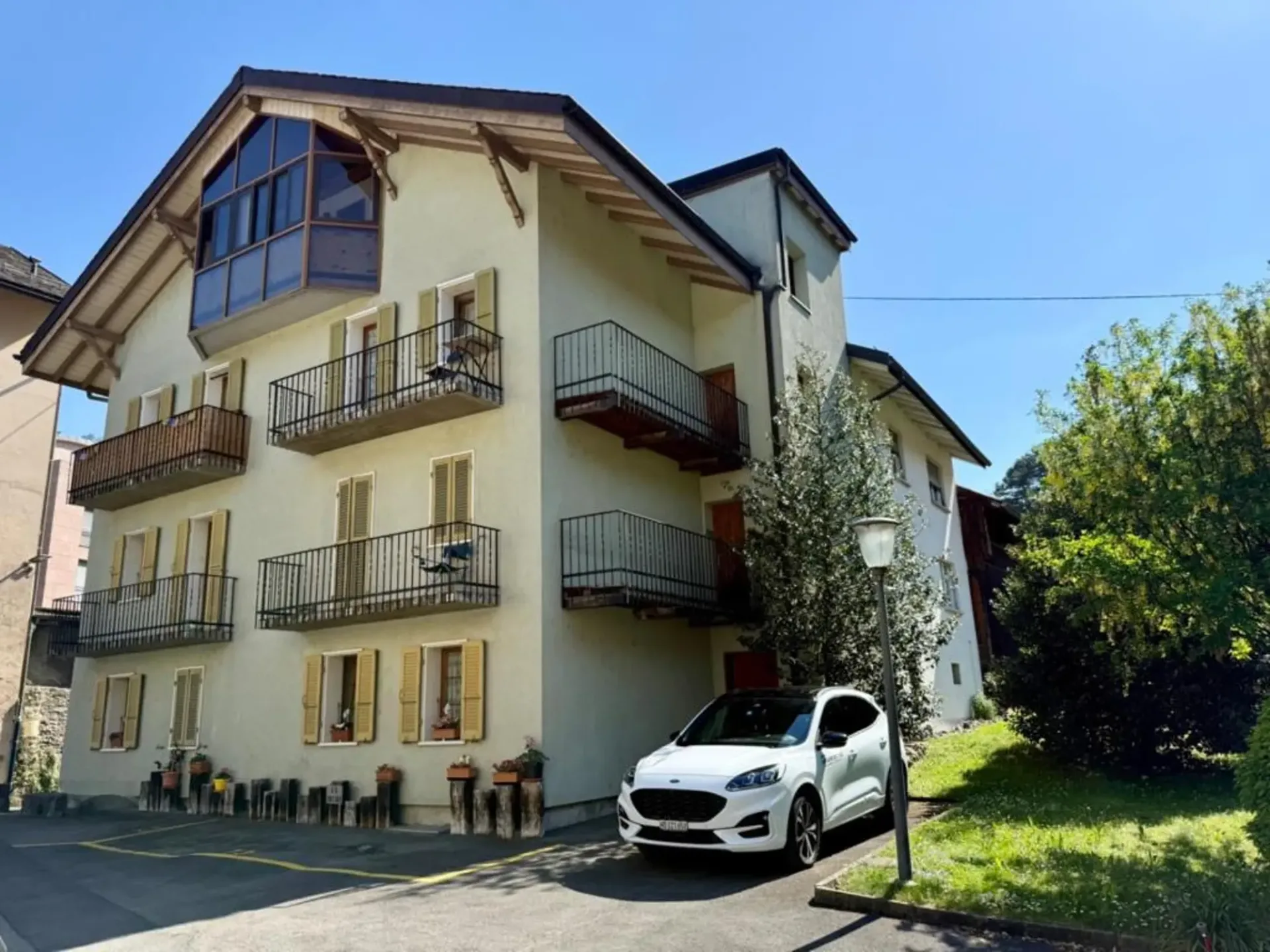 Monthey - Rentable Gebäude