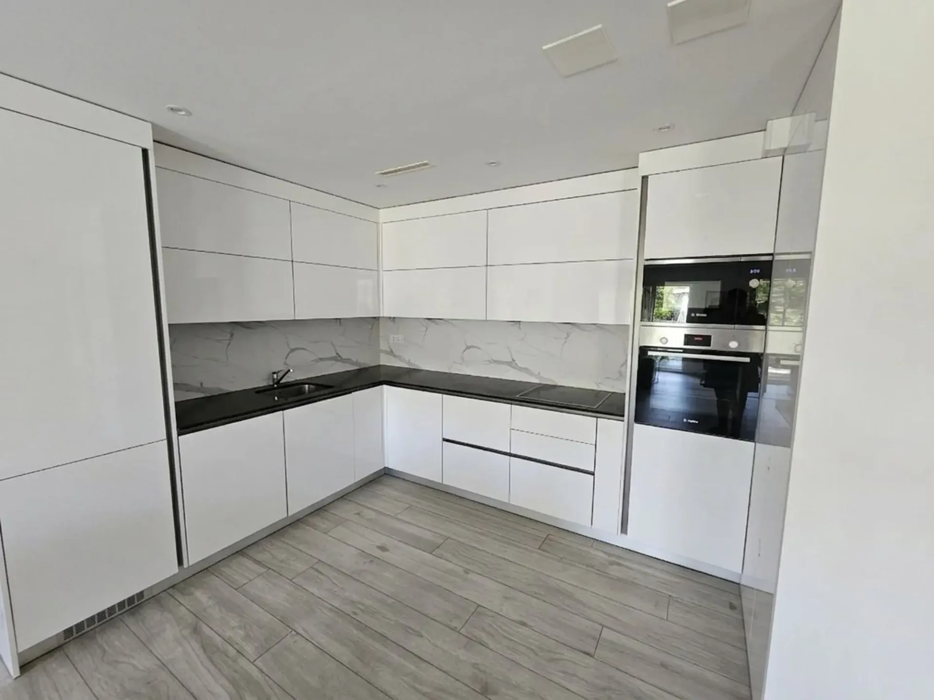 Modern 2.5-room ground-floor apartment for rent in Oberhasli