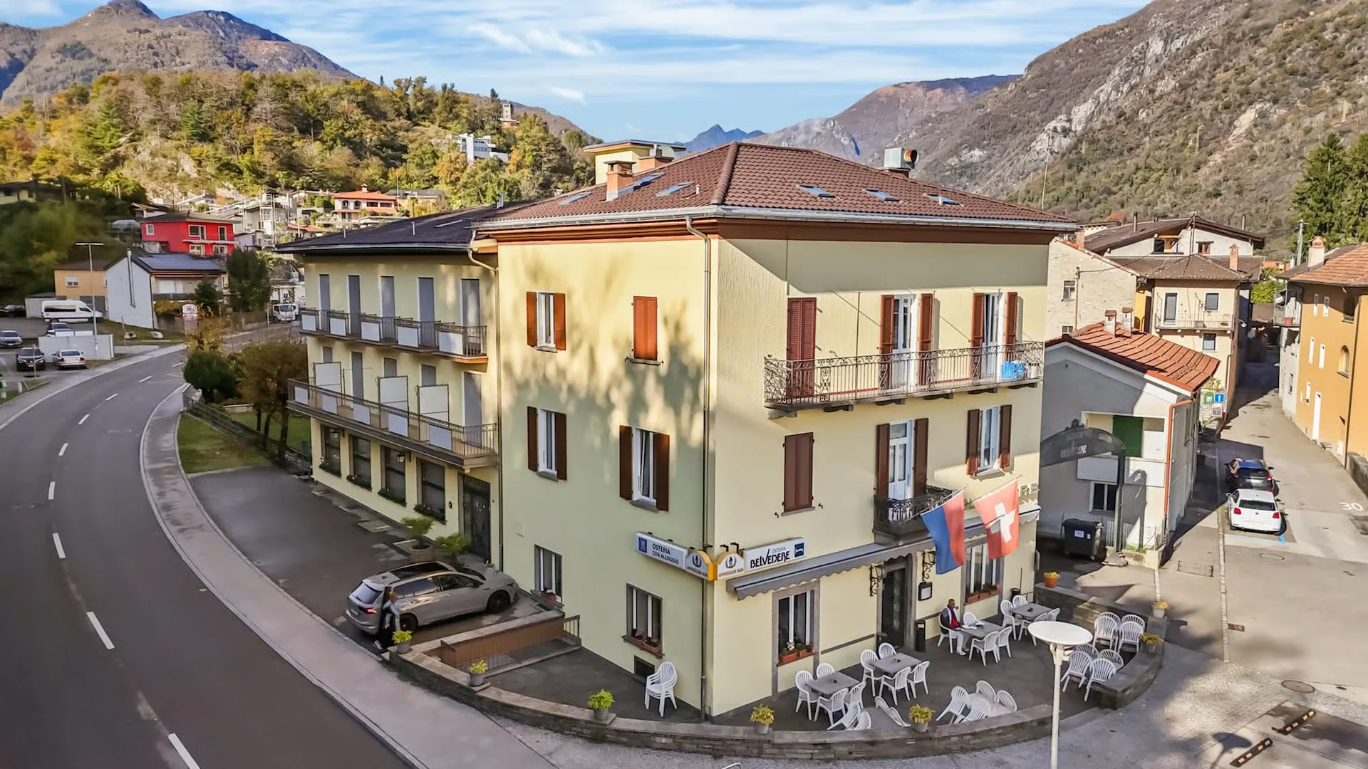 Historisches Hotel mit Restaurant, Grotto und Bauland – eine seltene Gelegenheit im Herzen des Tessins
