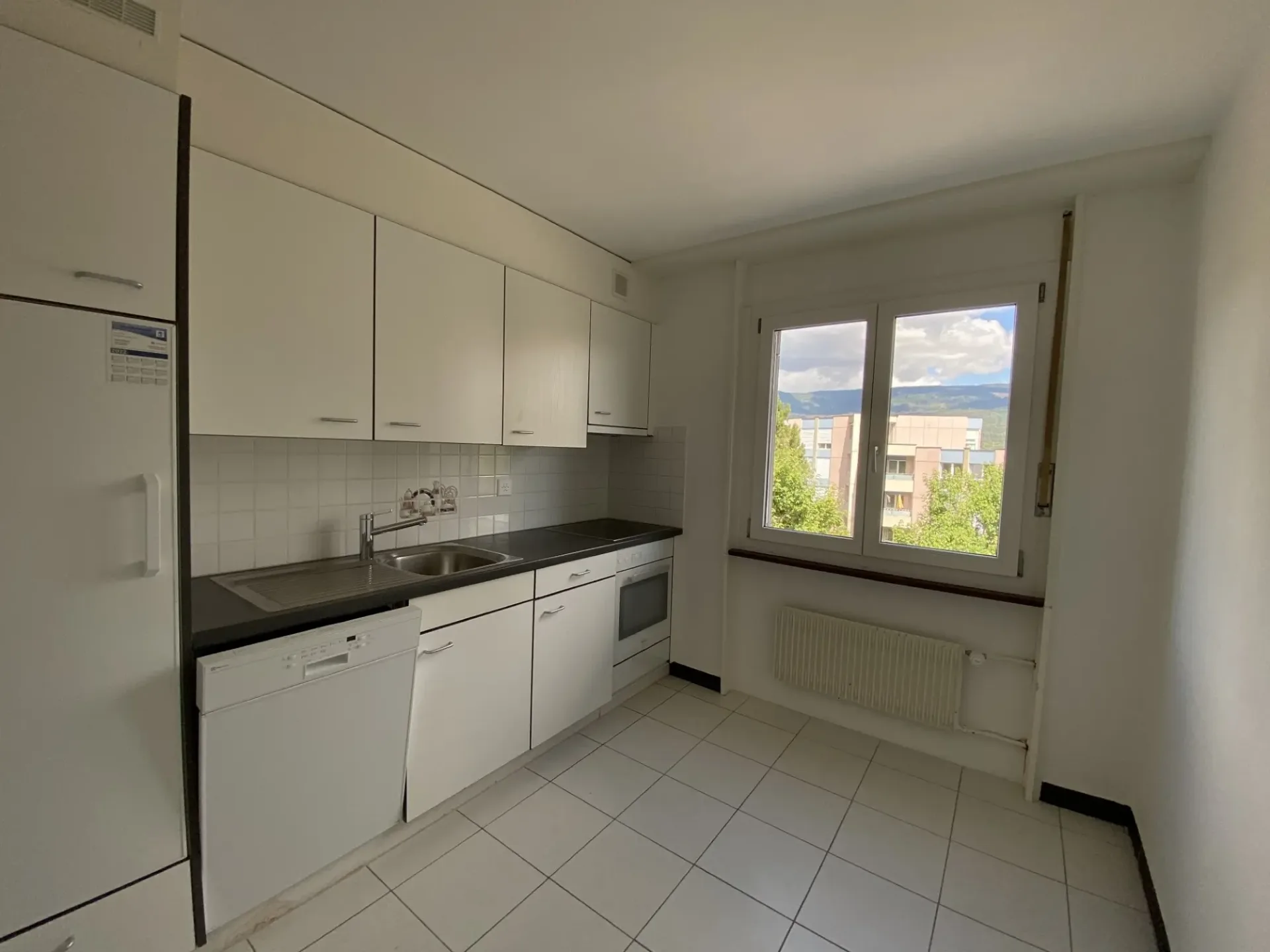 Wohnung mit 4.5 Zimmern im 2. Stock