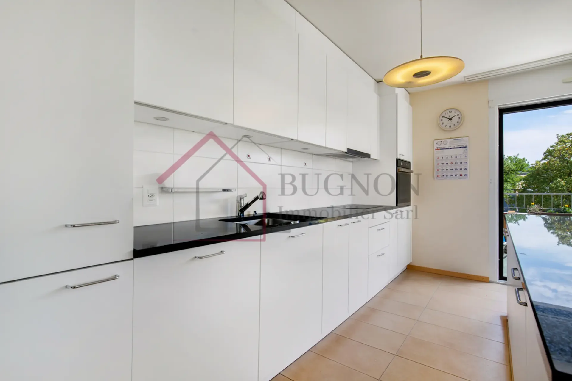 Spacieux appartement de 5,5 pièces au dernier étage avec grand balcon
