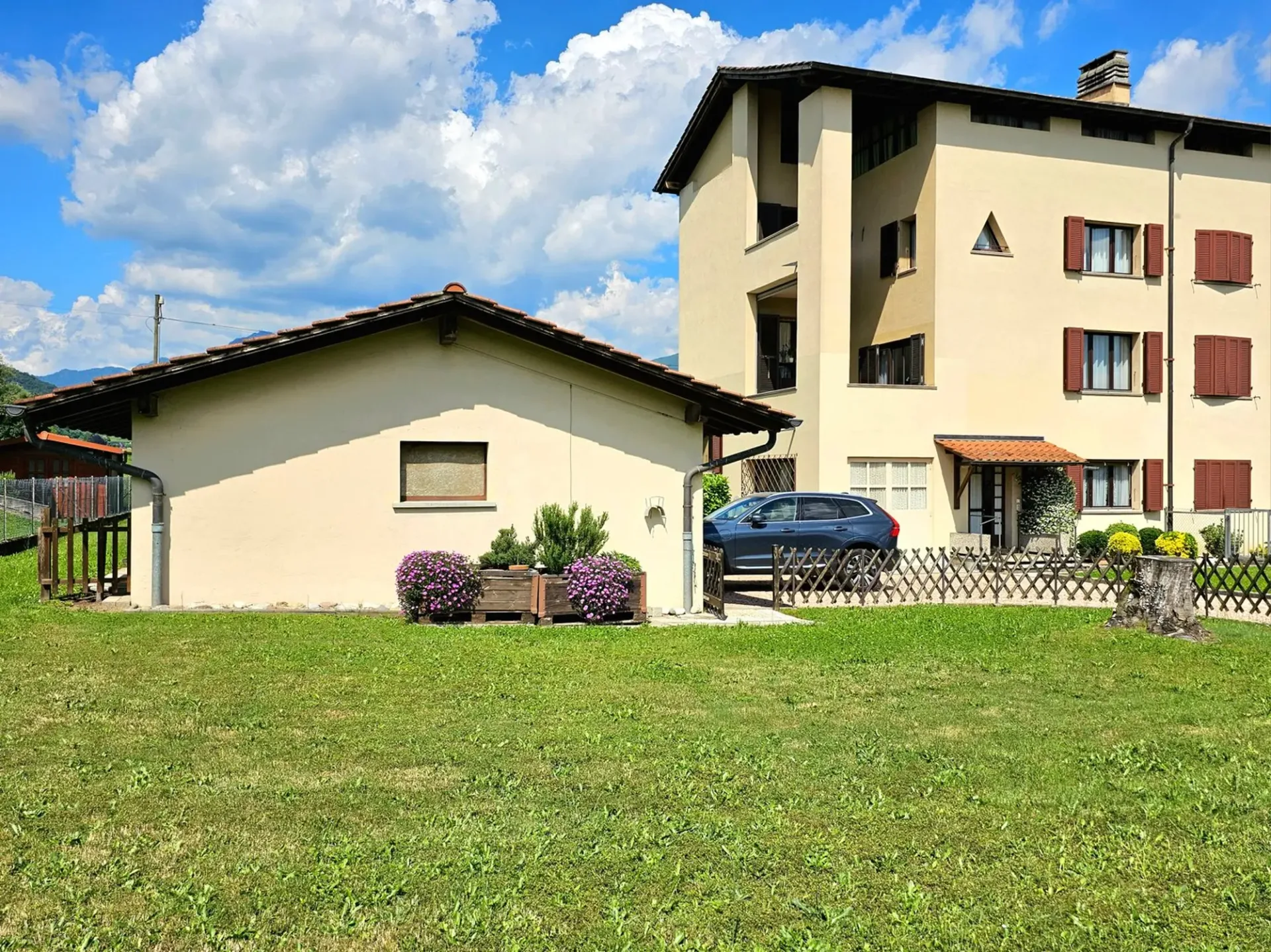 Komfortables Einfamilienhaus mit großem Garten und wichtigen Bauindizes in Stabio