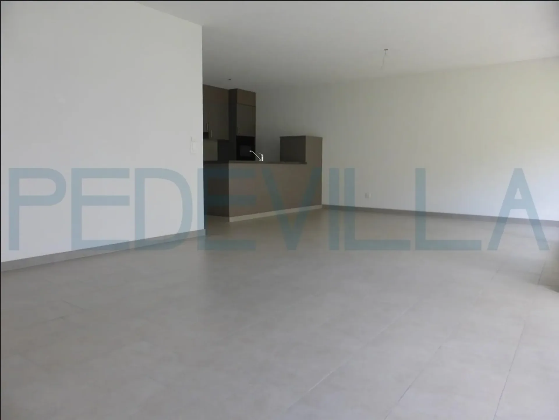 Grand appartement de 4.5 pièces avec balcon