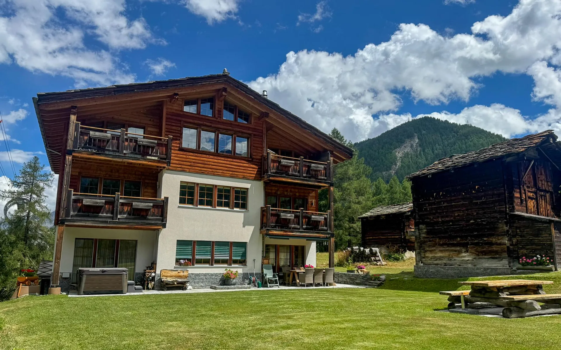Ski-in e Ski-out / Appartamento di 4,5 locali in una zona residenziale tranquilla
