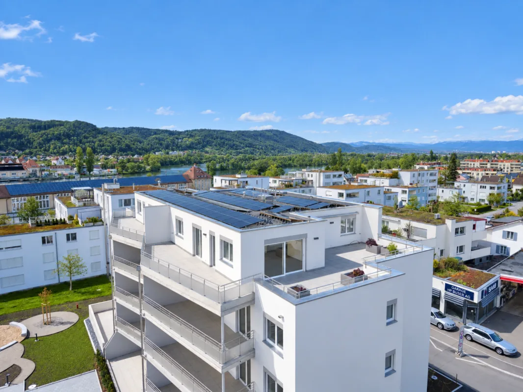 Exklusive 3.5-Zimmer-Attikawohnung im Erstbezug mit 98 m² Sonnenterrasse
