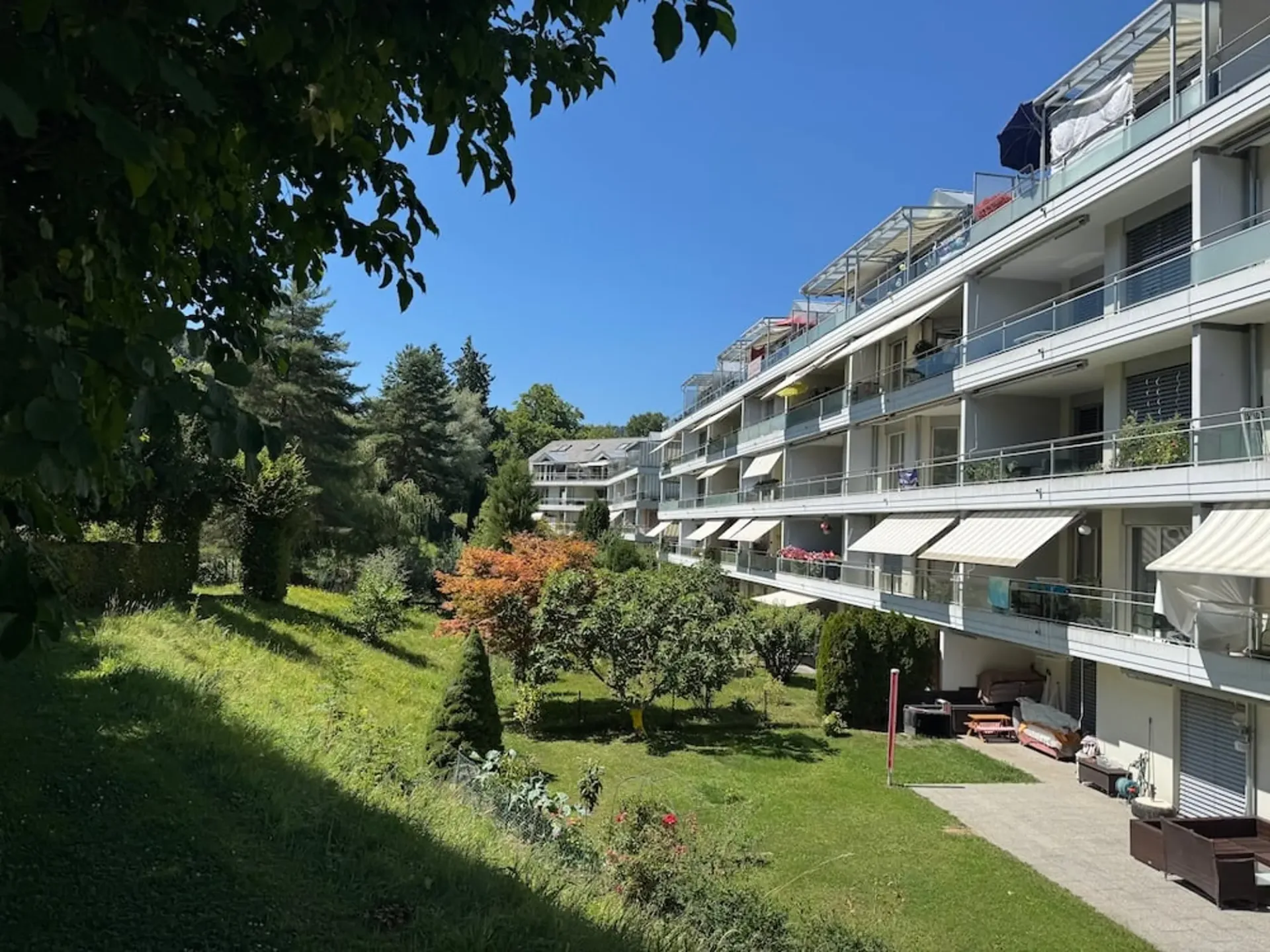 Charmante 2.5-Zimmer-Wohnung mit Balkon und schöner Aussicht in Kriens