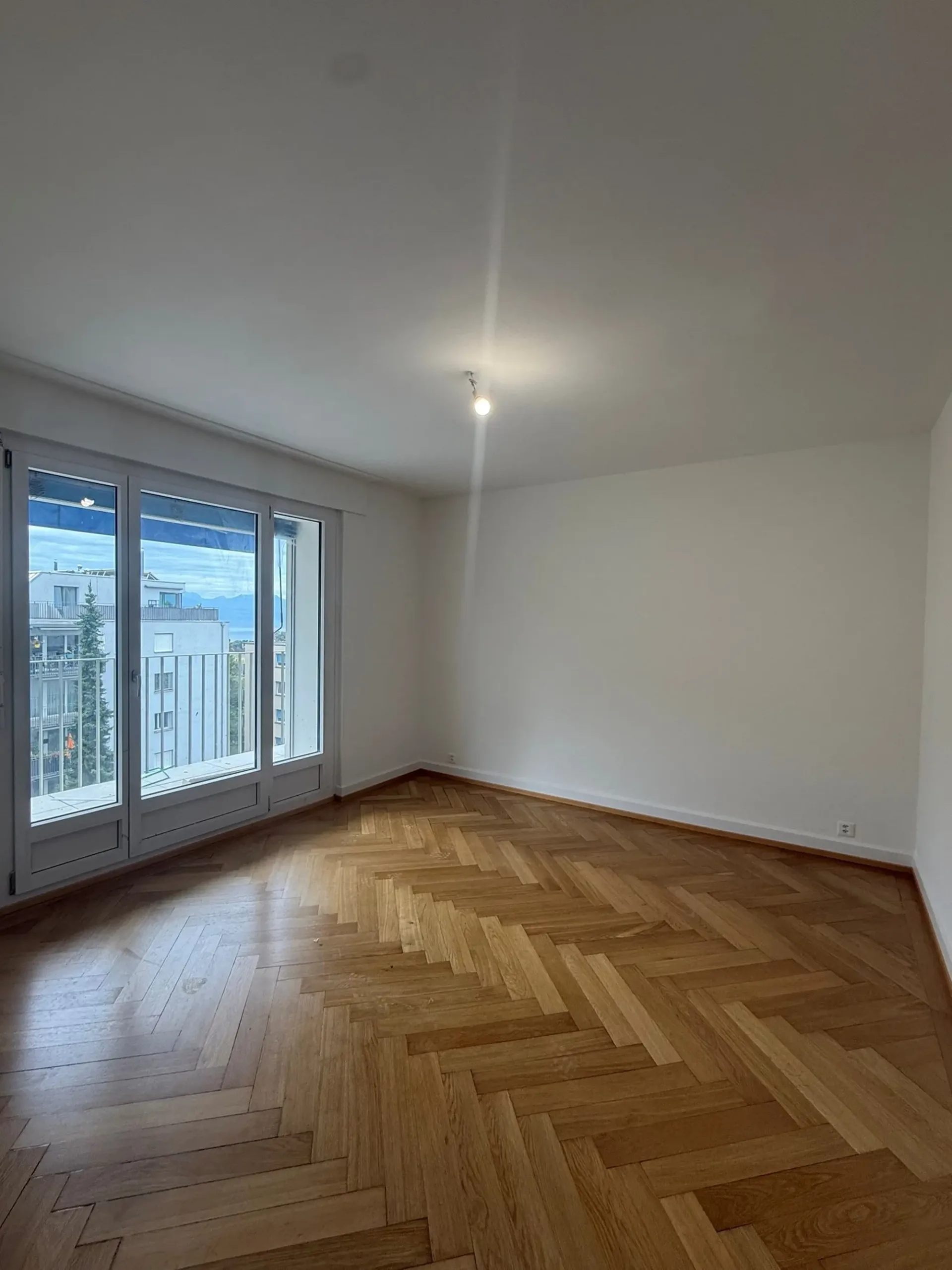 Charmantes 2.5-Zimmer-Wohnung mit Balkon in Lausanne