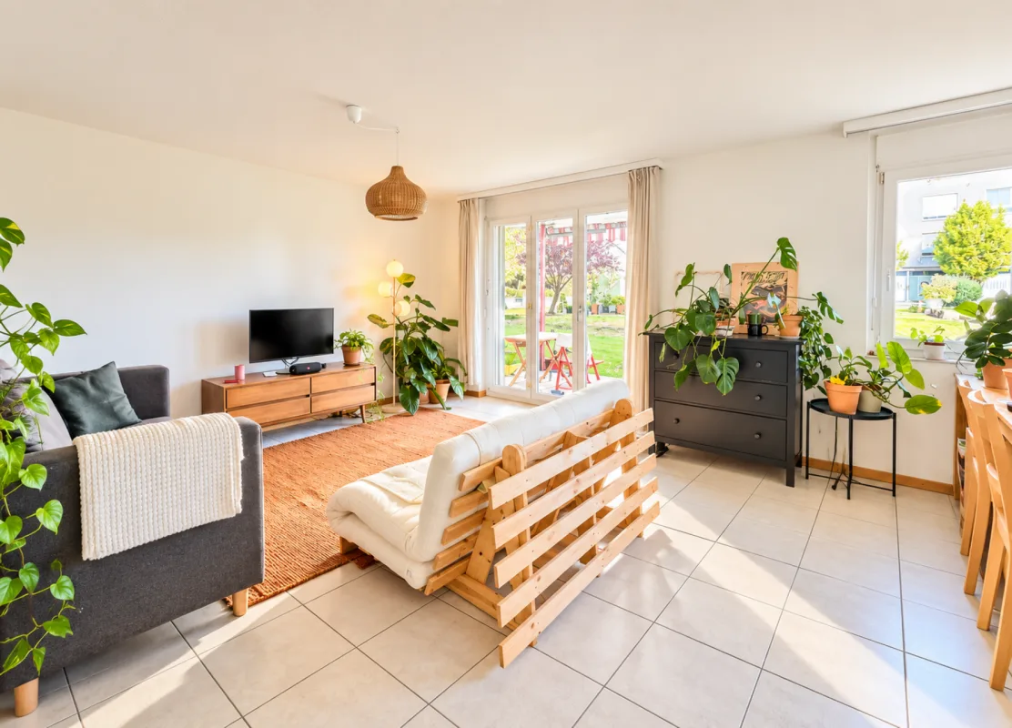 Vivre avec un jardin ! Appartement de 2,5 pièces lumineux avec beaucoup d'espace de vie
