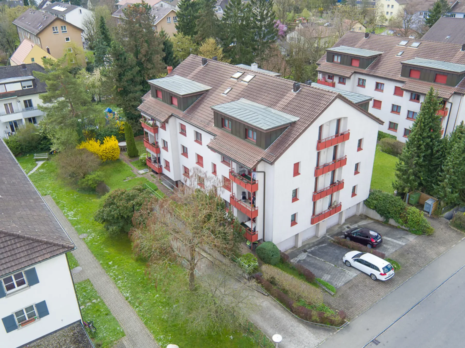 An ruhiger Lage nahe öffentlichen Verkehrsmitteln