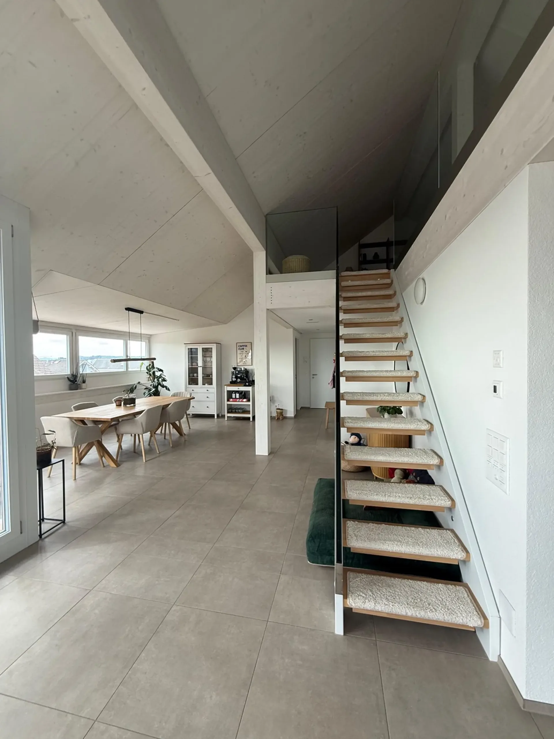 Moderne 4.5 Zimmer Maisonette (111 m²) | Neubau 2025 | Sofort verfügbar