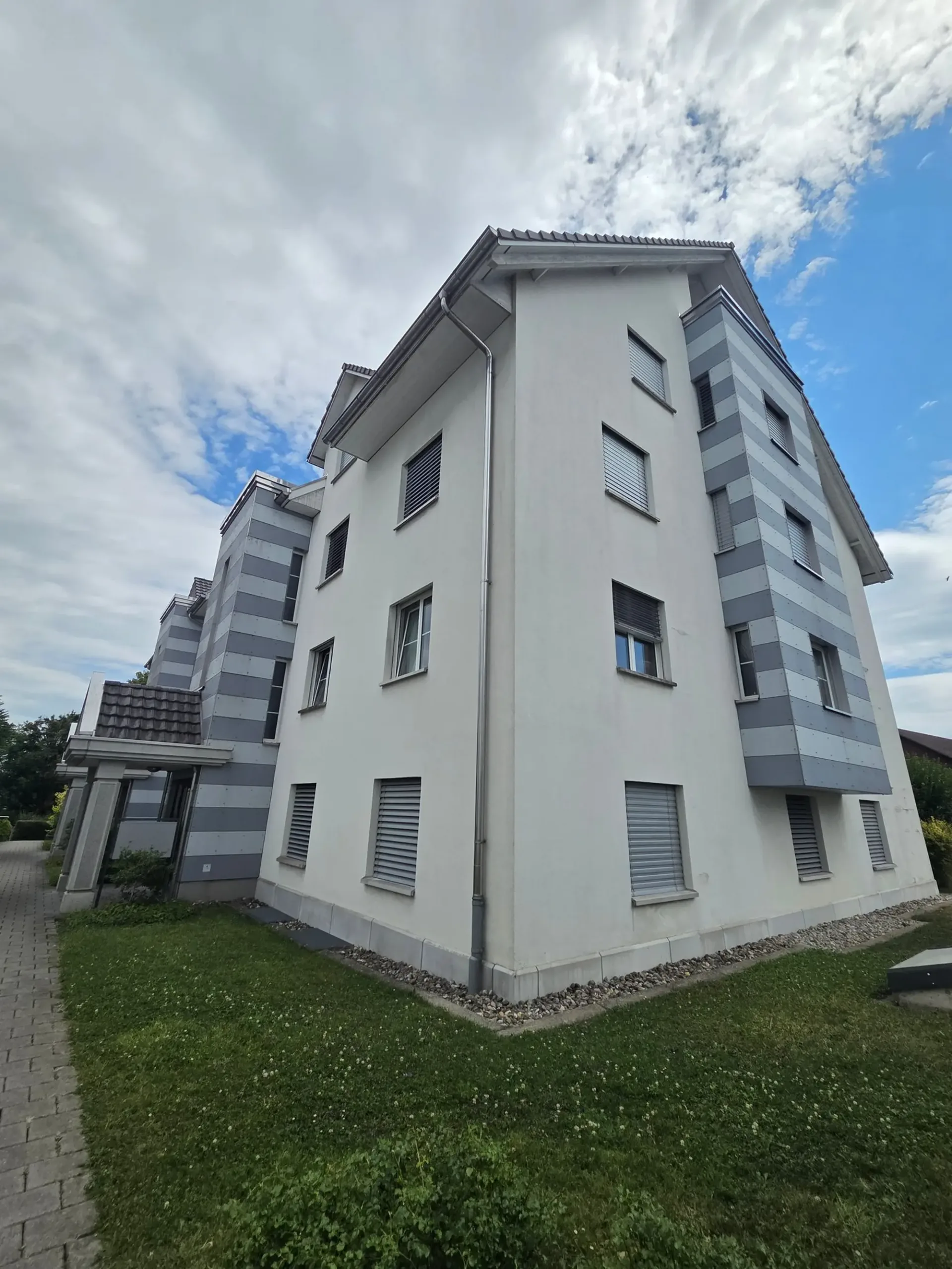 Helle 3.5-Zimmer-Wohnung mit Balkon in Rümlang