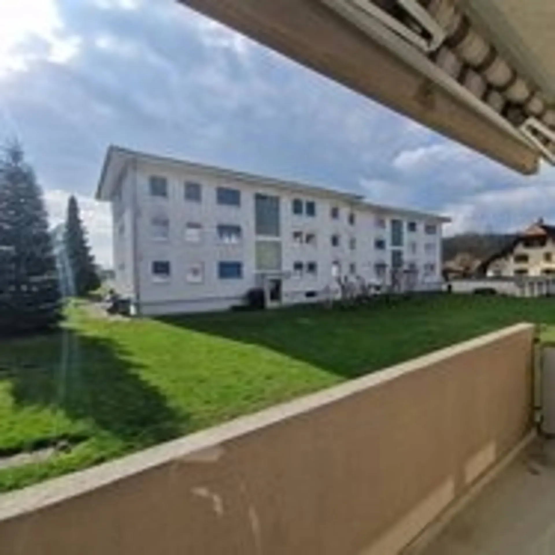 Schöne renovierte 3-Zimmerwohnung mit Balkon und Gartensicht in Roggwil
