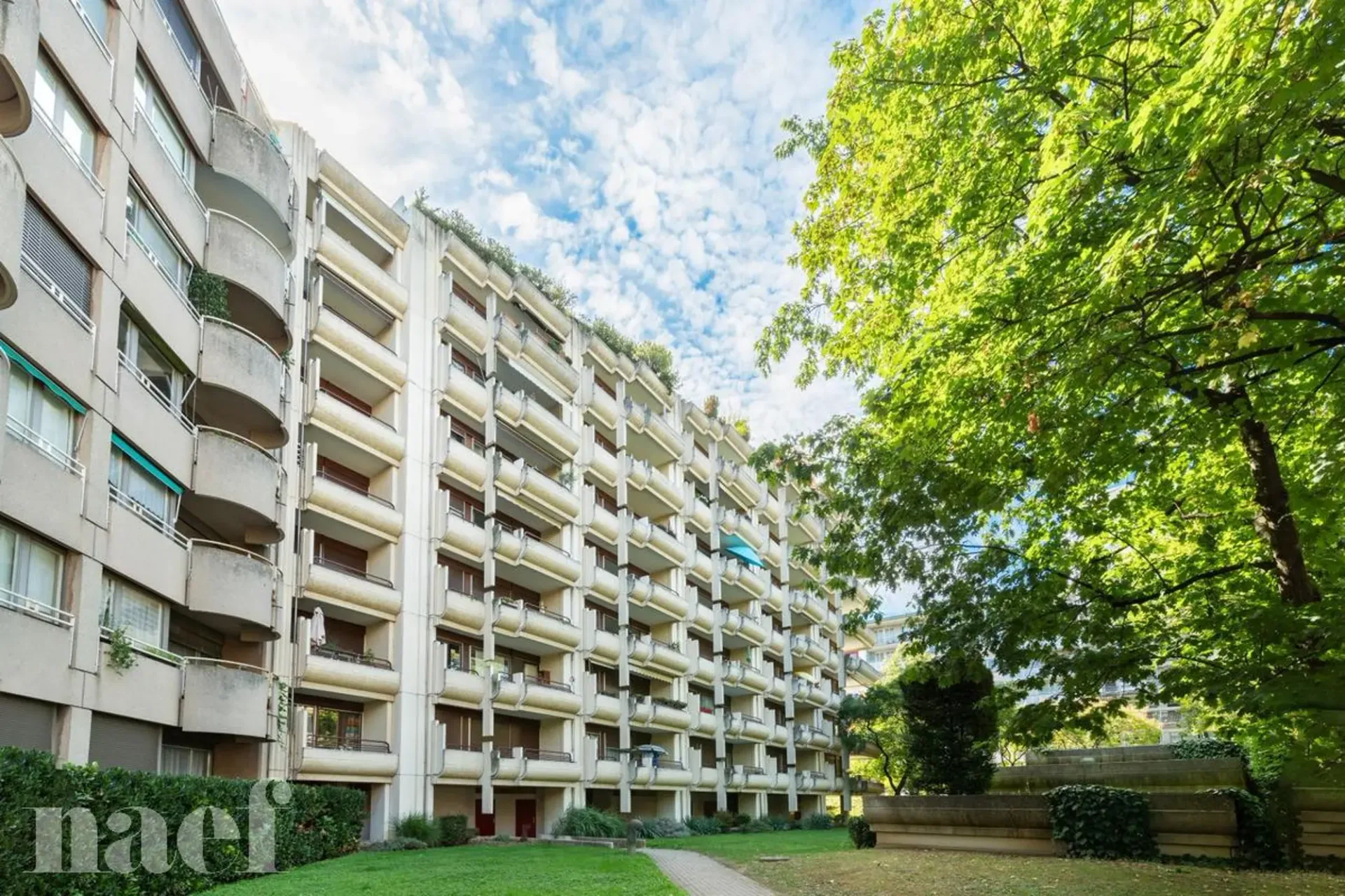 Wohnung mit 4 Zimmern und großem Balkon!