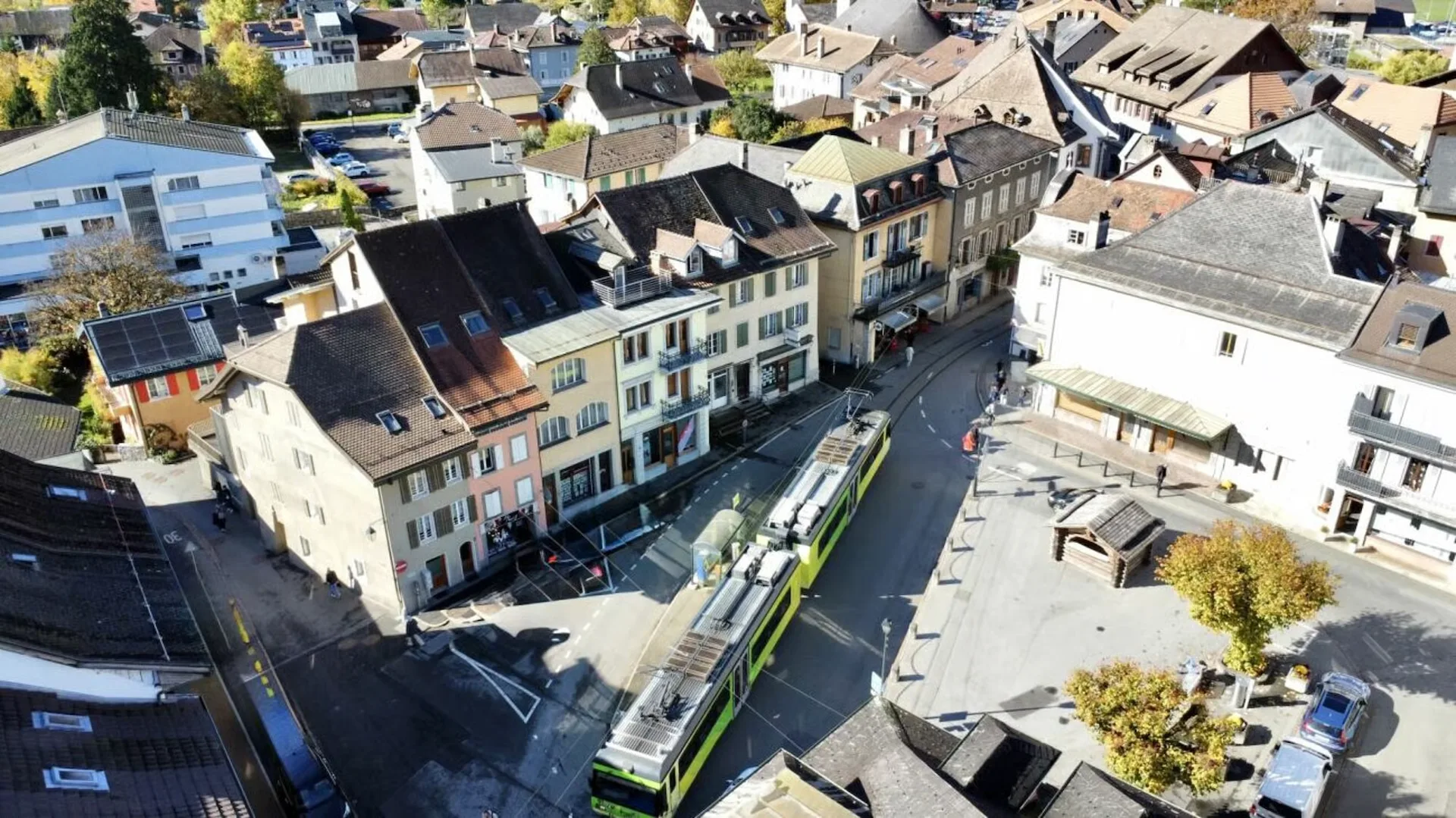 Gewinnbringendes Gebäude im Zentrum von Bex