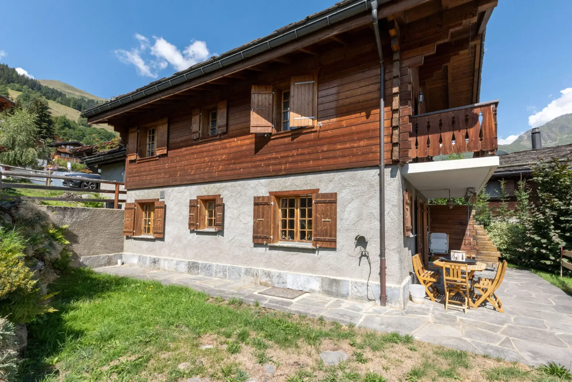 Chalet avec Permis pour Rénovation!