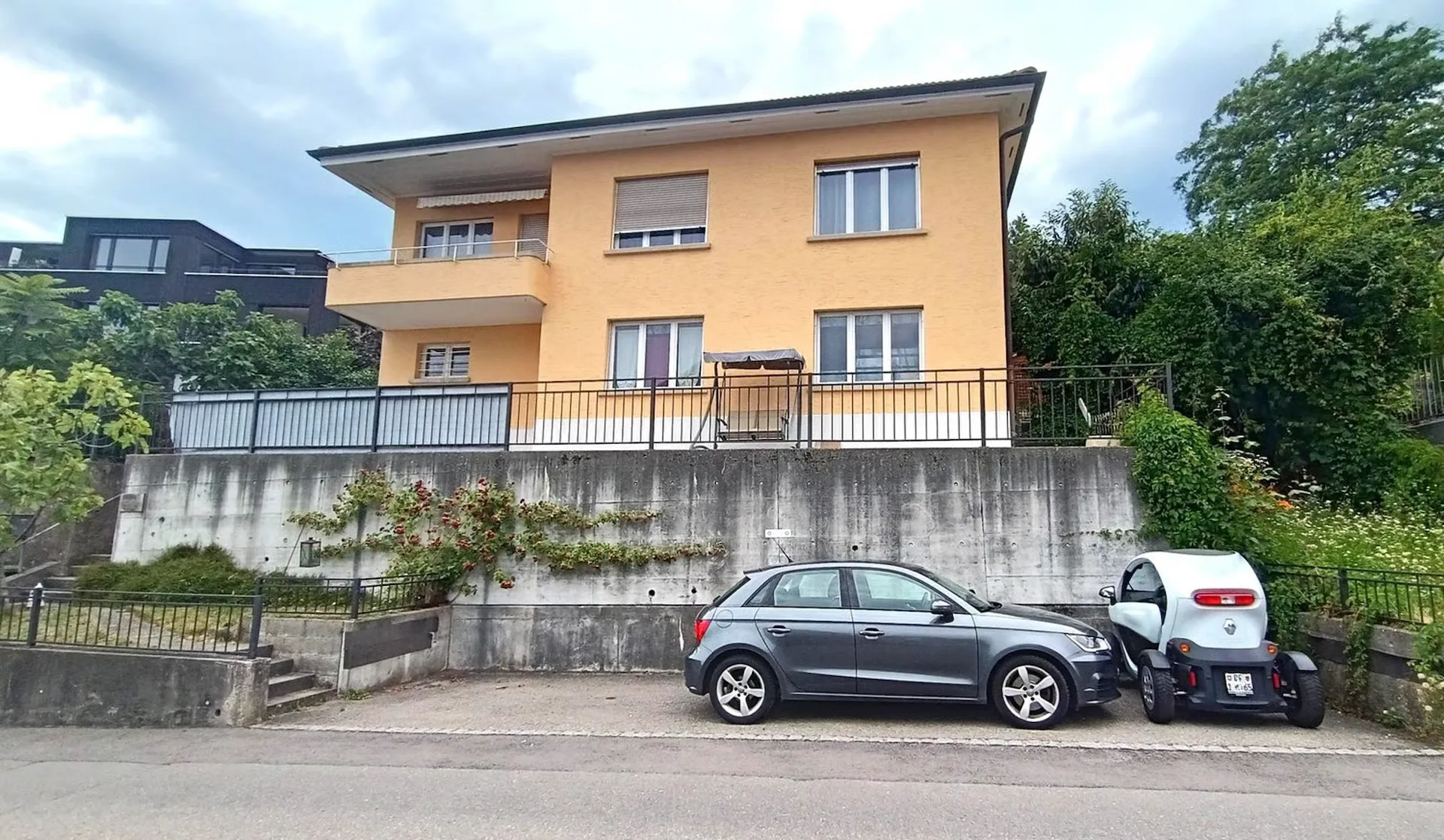 Schöne Villa mit 2 Wohnungen und Erweiterungspotenzial
