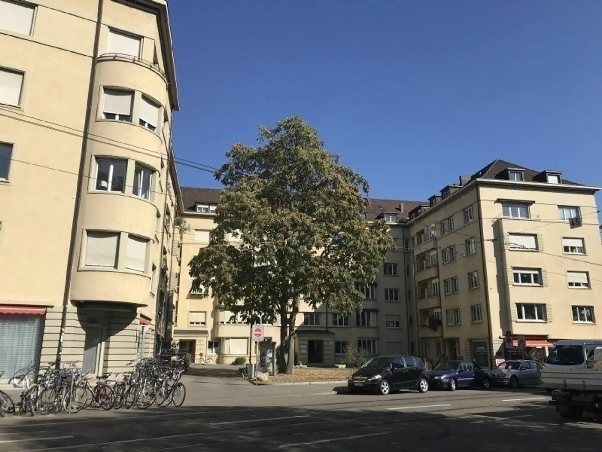 Living where Basel is most beautiful - Old building apartment on the Basler Rheinbord