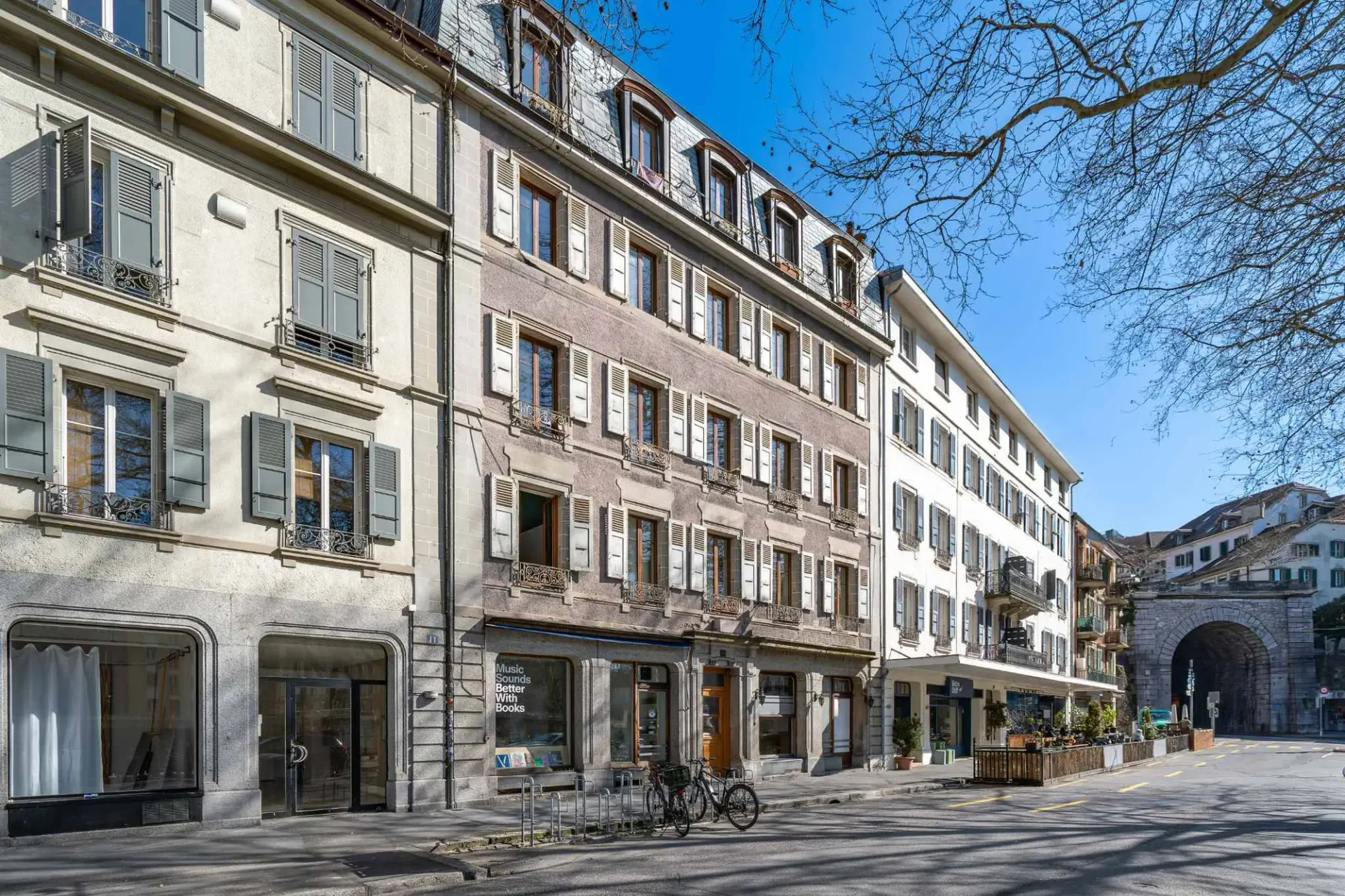 Lassen Sie Ihren Projekten in dieser Fläche mit schönen Auslagen freien Lauf