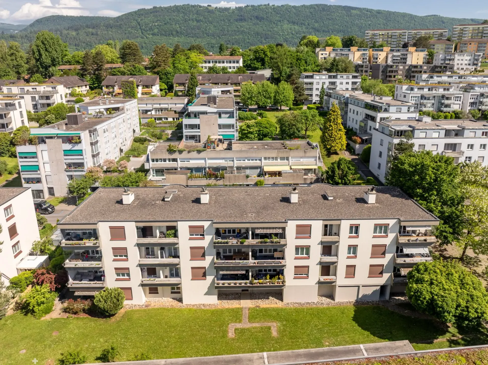 Komplett sanierte Wohnung nähe Wald und Schulen