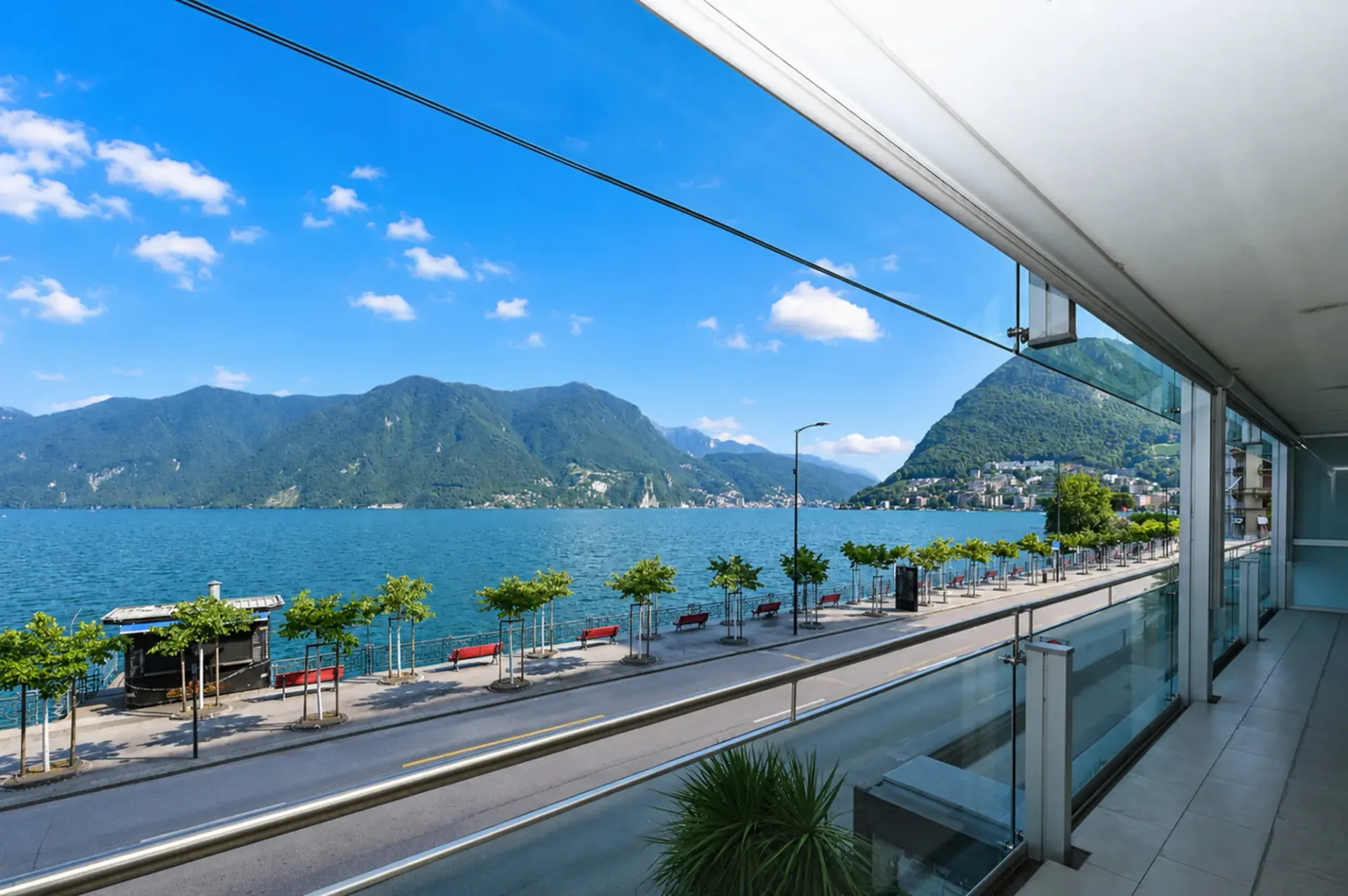 Repräsentative Büros mit Seeblick und Parkplatz im Herzen von Lugano