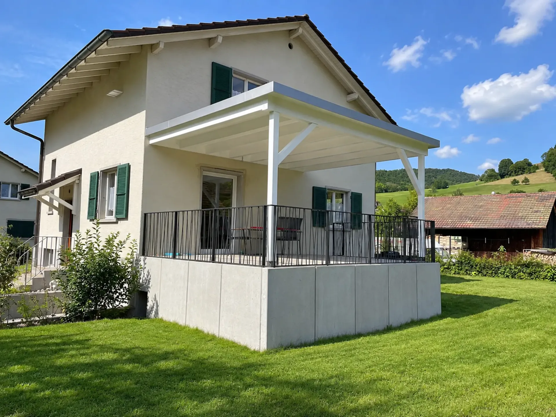Disponibile dal 01.12.2026 Casa di 5 locali adatta alle famiglie con giardino e area di soggiorno coperta a Erschwil