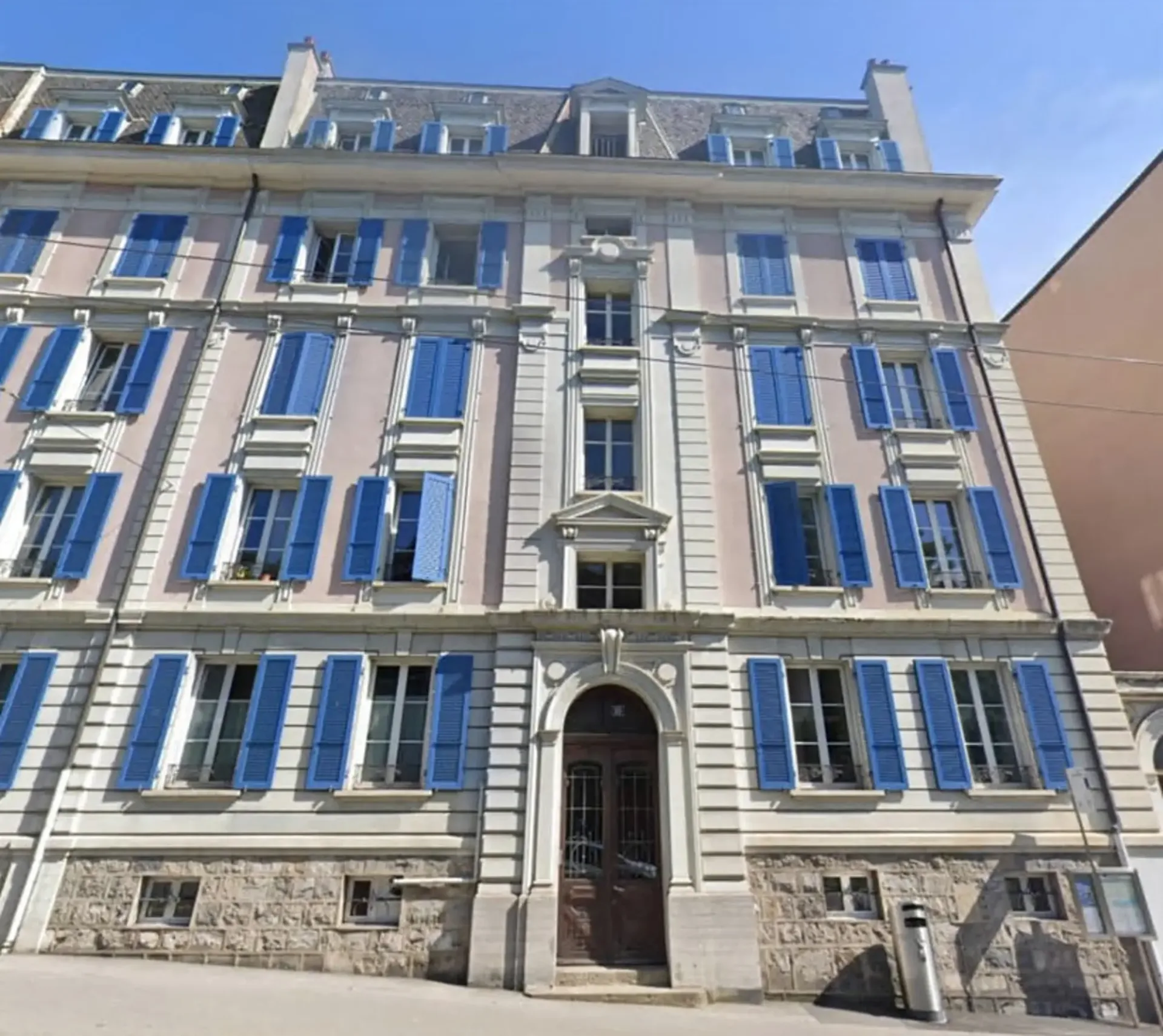 Logement en plein centre ville !