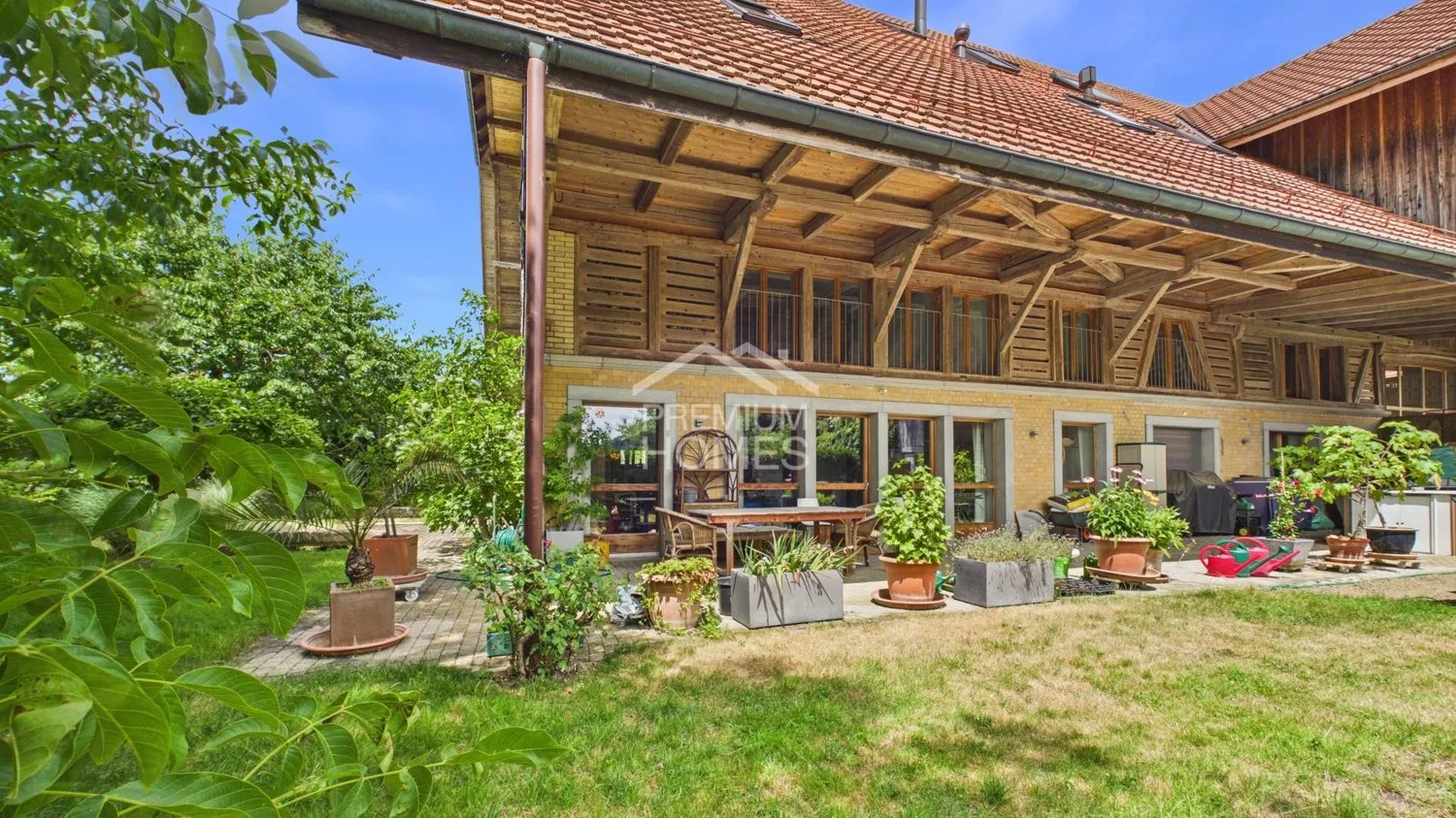 Modernes Zuhause mit viel Raum und Komfort