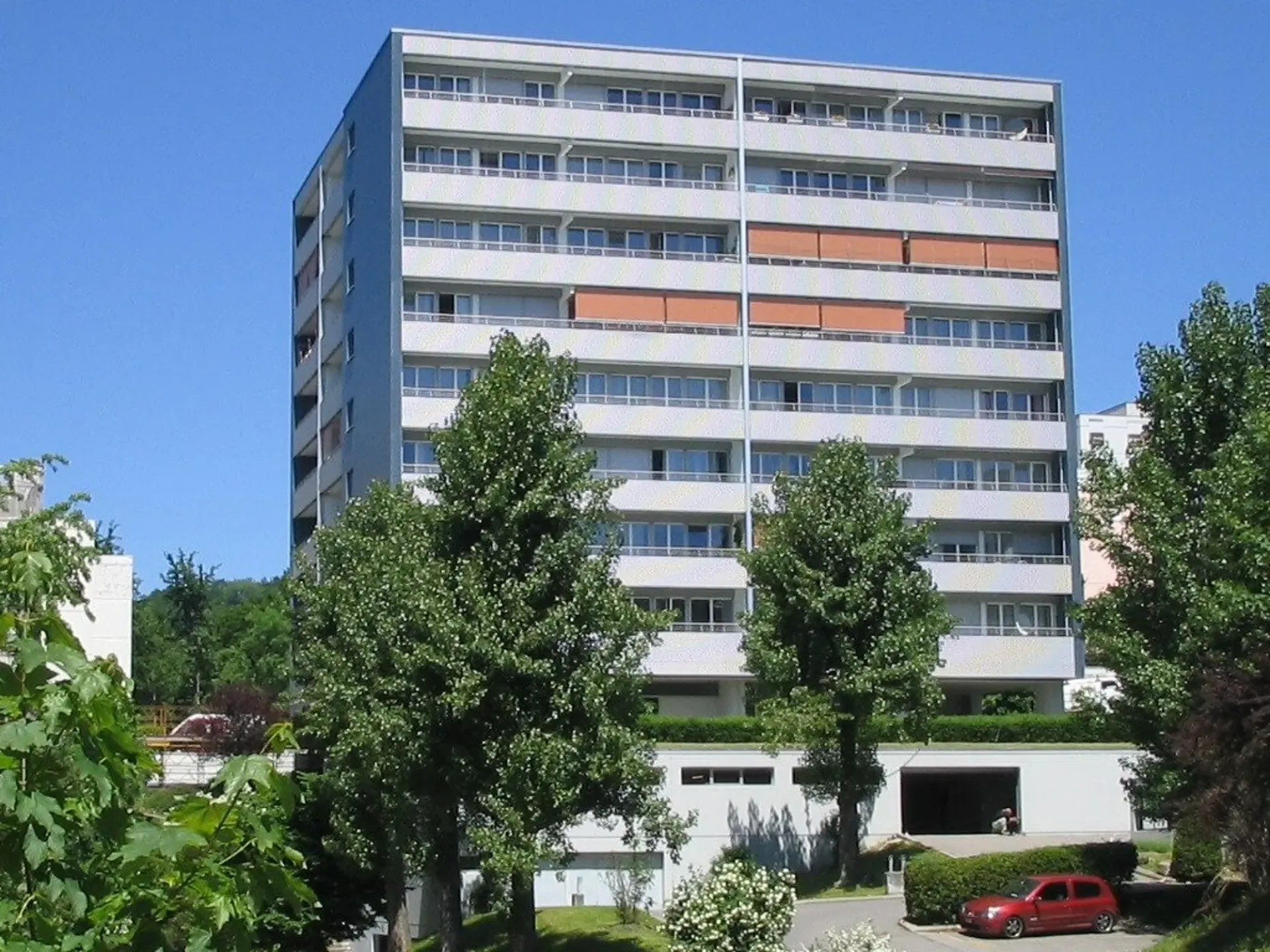Suchen Sie eine Wohnung in der Nähe der Autobahn und des CHUV?