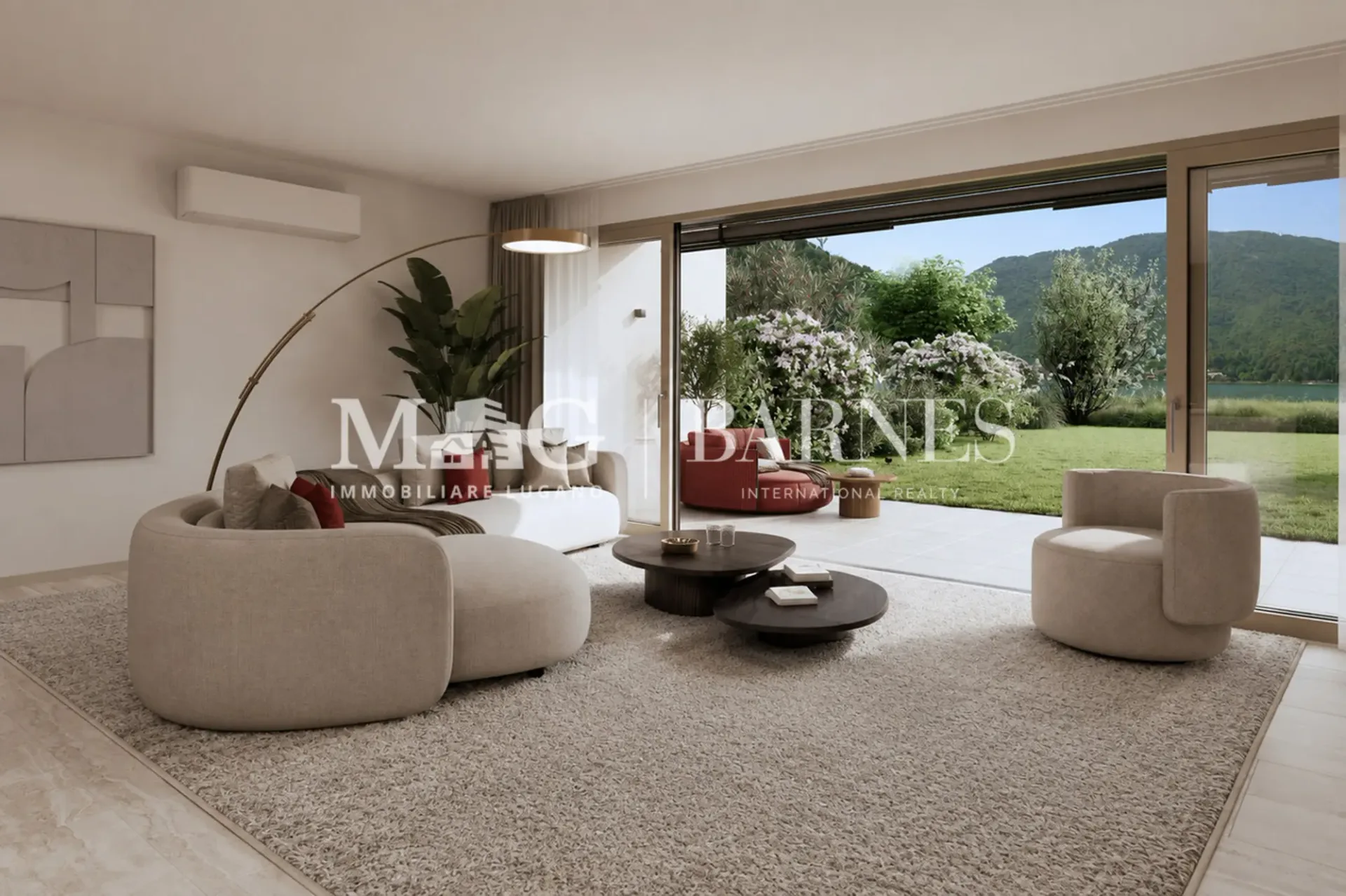 Villa di testa fronte lago con giardino privato a Caslano