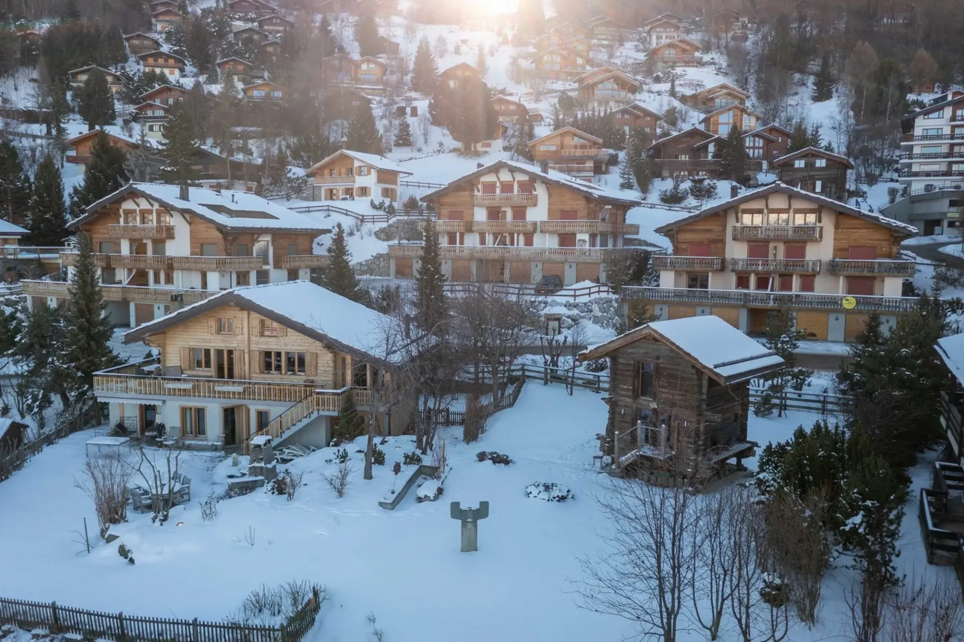 Bauplatz mit Mazot und Baugenehmigung für ein Chalet