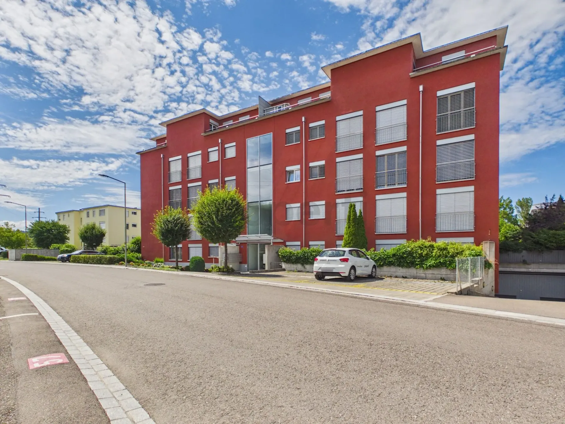 Exclusive apartment in prime microlocation - only 30 minutes to Zurich HB