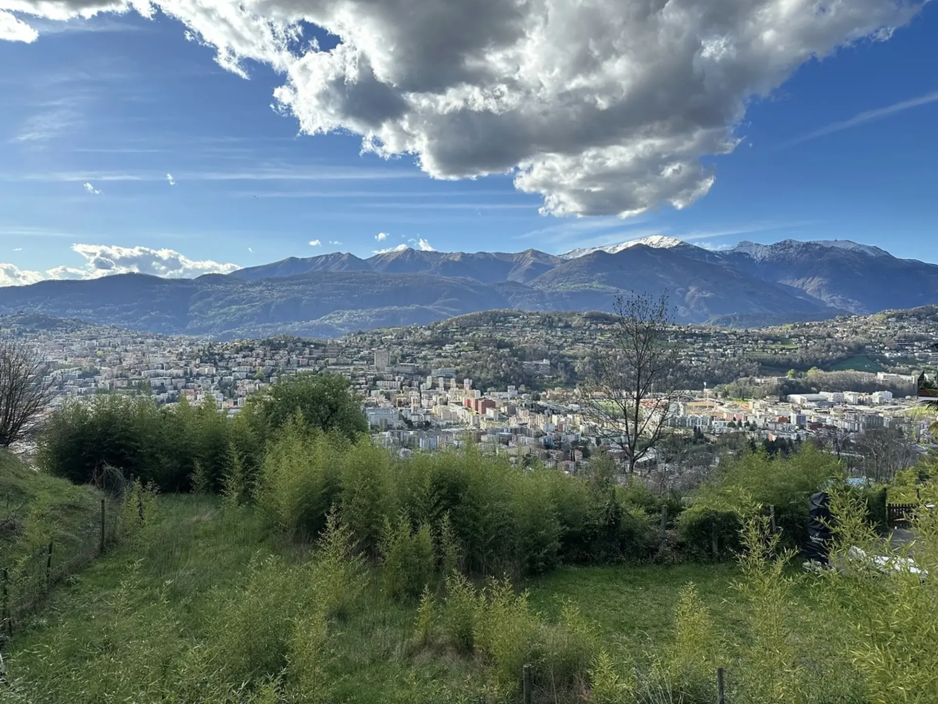 Lugano-Viganello Baugrund mit freier Sicht auf Stadt und Berge