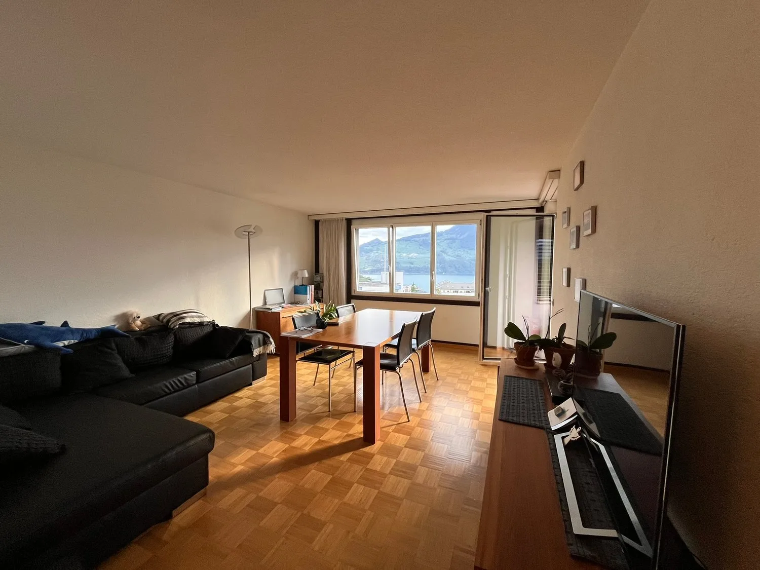 Charmante 3.5-Zimmer-Wohnung mit Balkon und Seeblick in Spiez