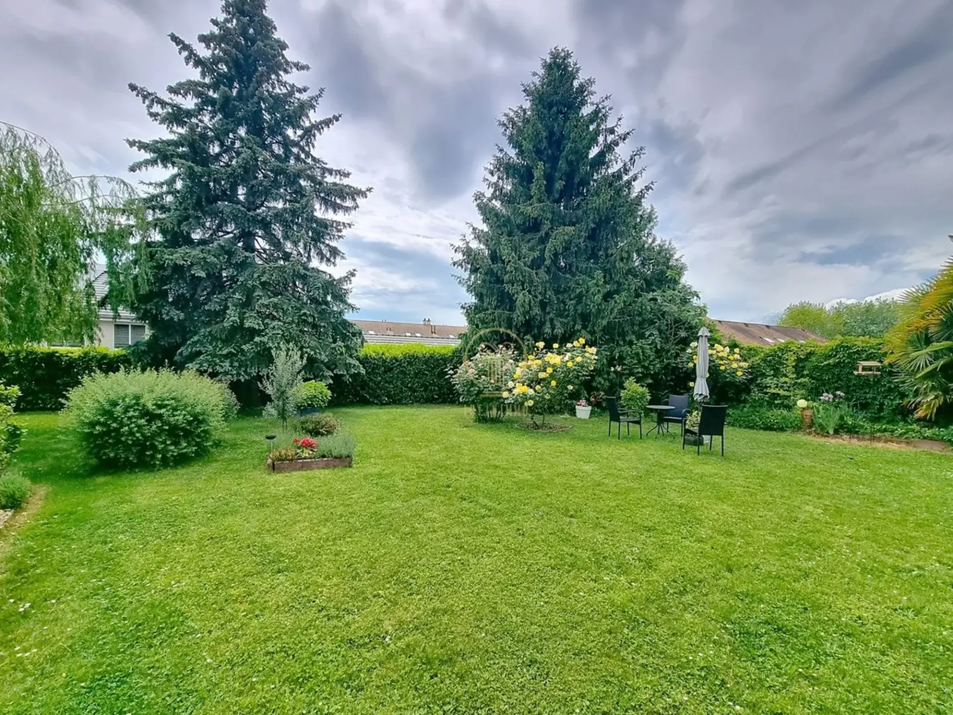 RENENS - Reihenhaus mit 5,5 Zimmern und großem Garten, nicht an eine PPE gebunden.
