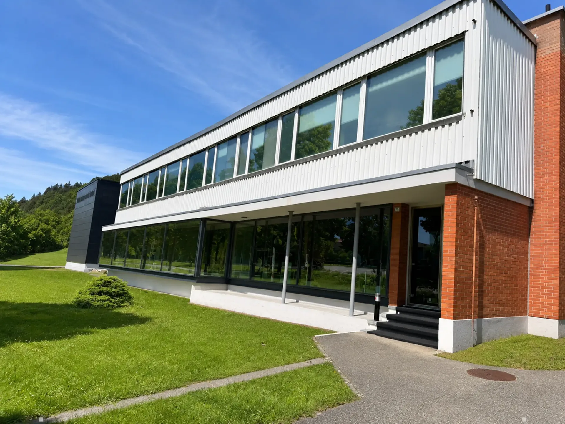 Verkaufs-/Gewerbefläche von 260 m² an der Hauptachse in Biel