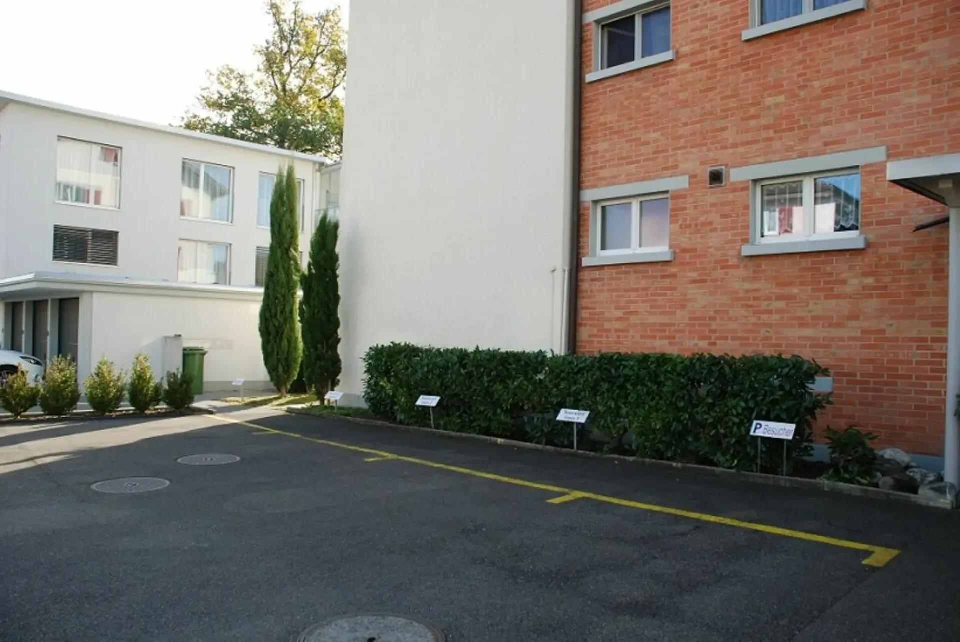 External parking space for rent