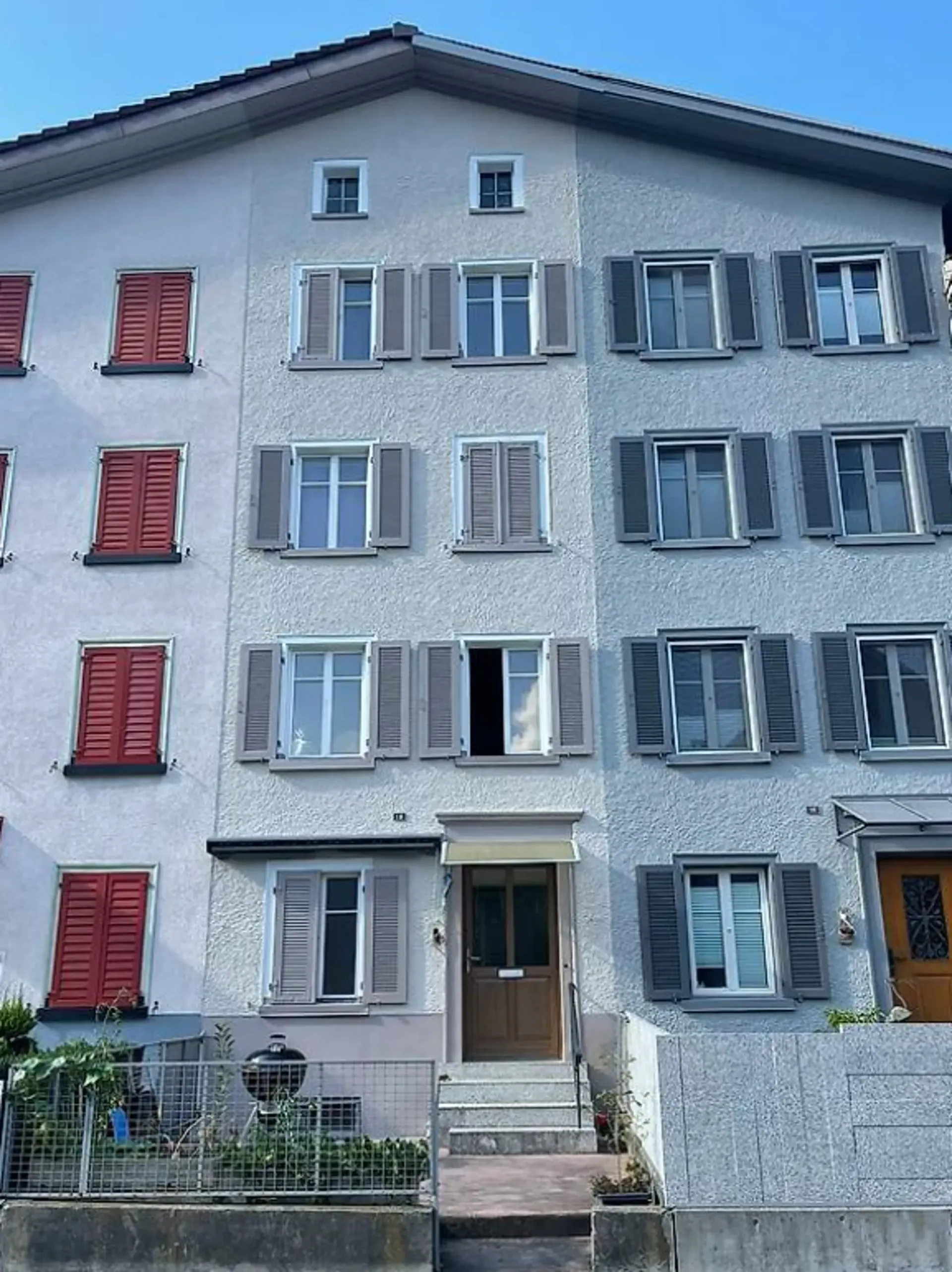 Charmantes 6-Zimmer-Reihenhaus an der Reitbahnstrasse in Glarus