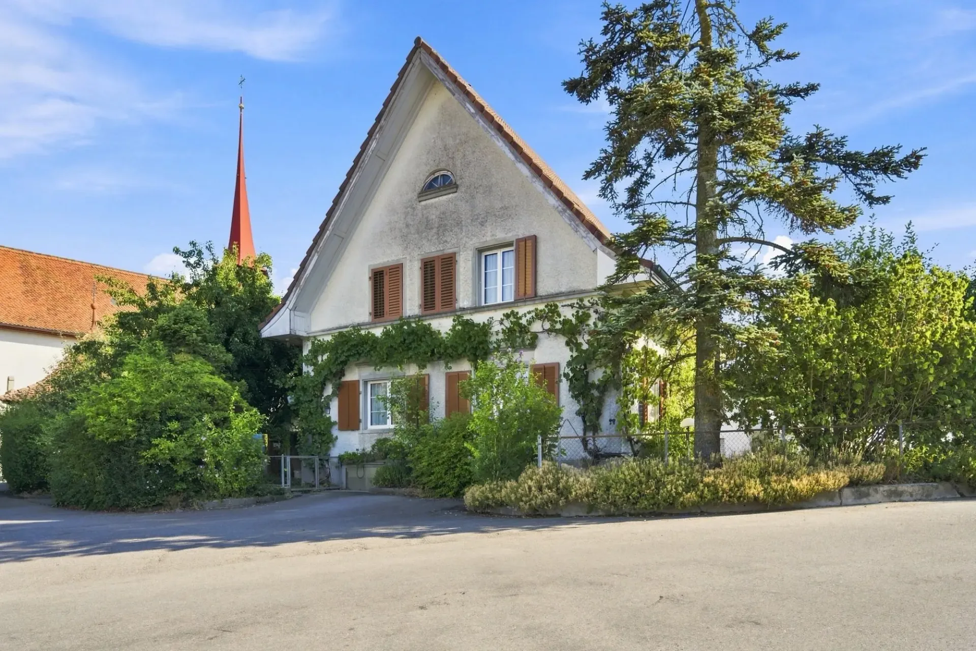 Charming house with great potential